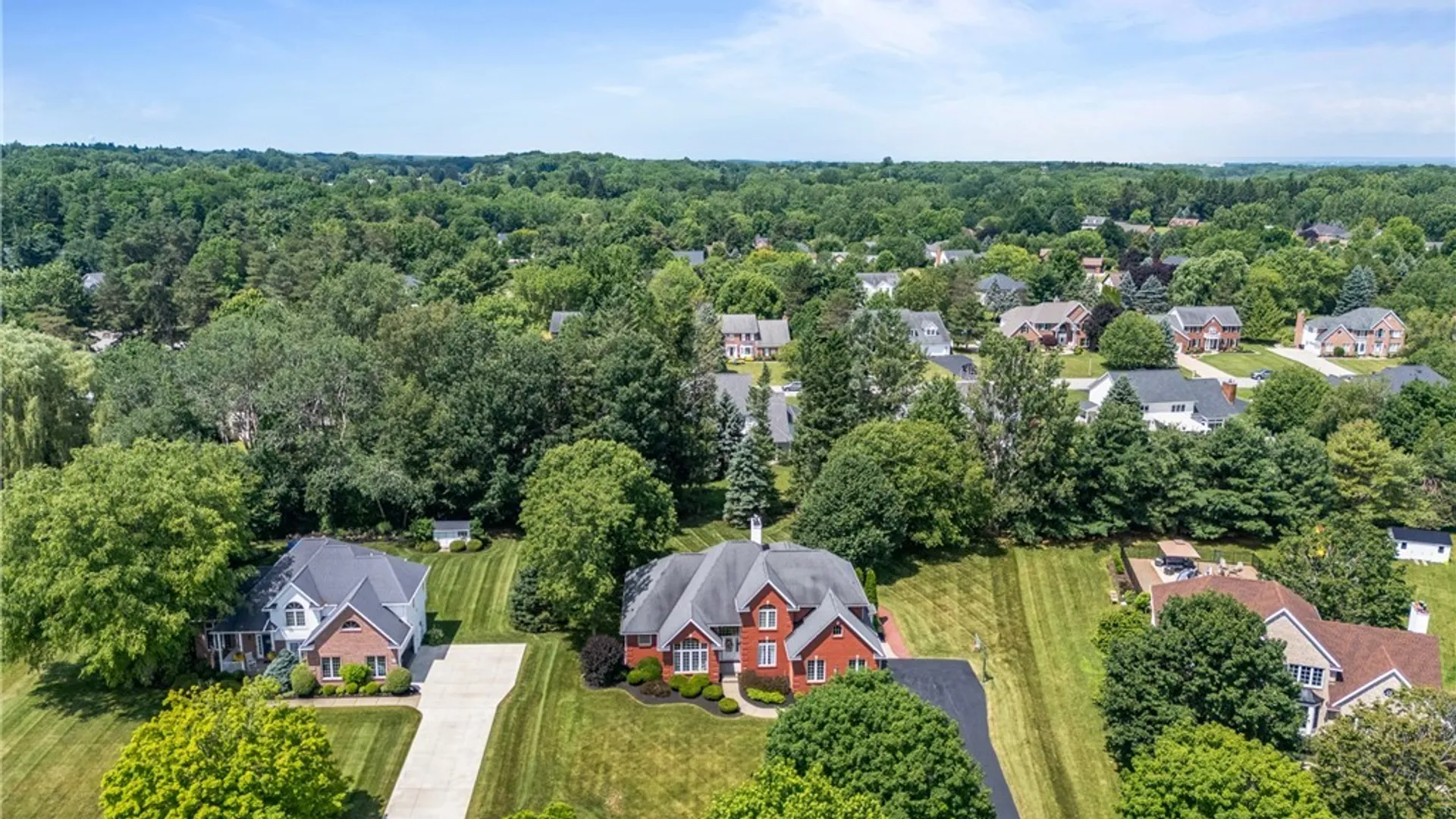 Property at 160 Norwood Lane, Orchard Park, NY 14127 47