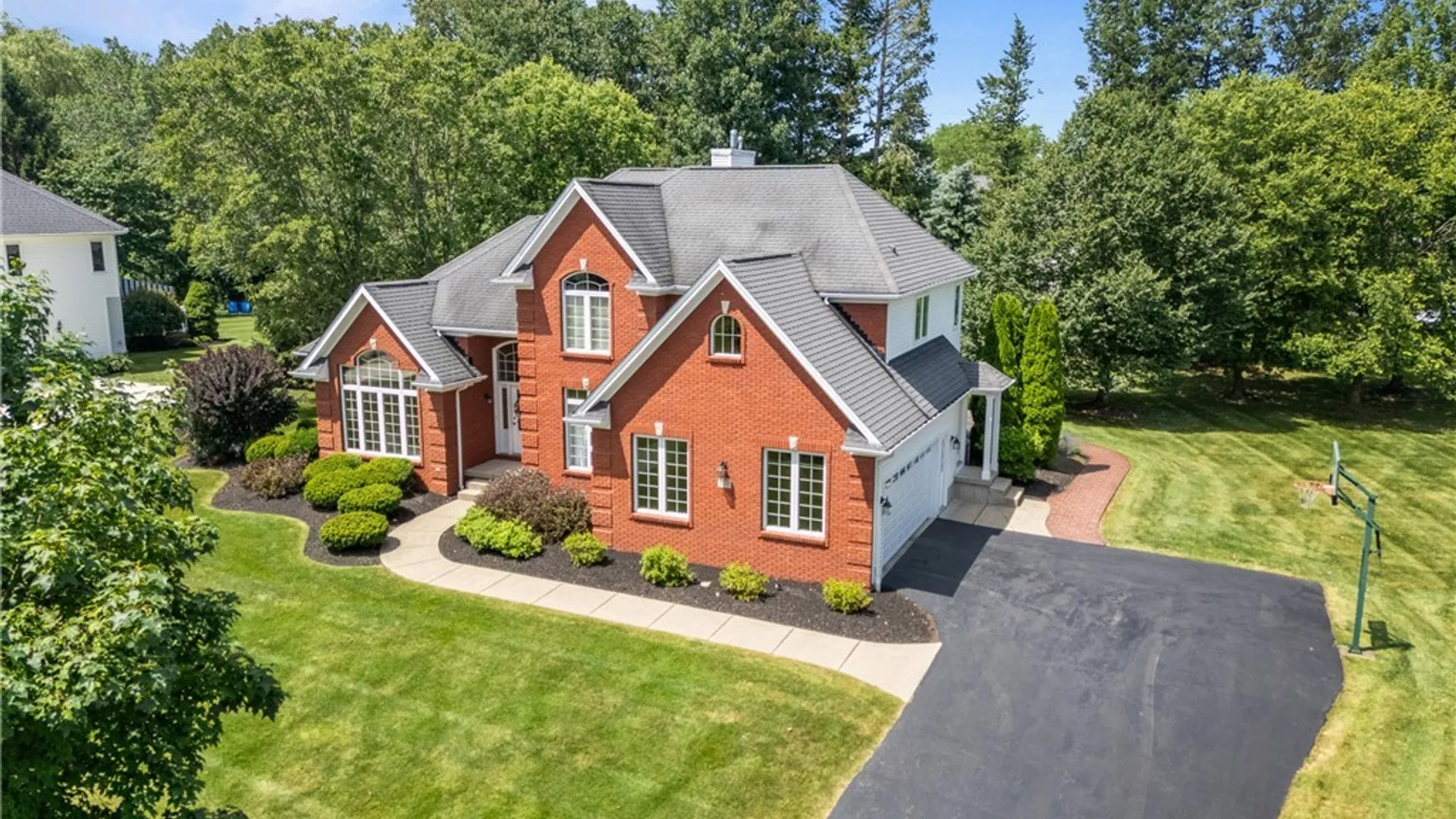 Property at 160 Norwood Lane, Orchard Park, NY 14127 5
