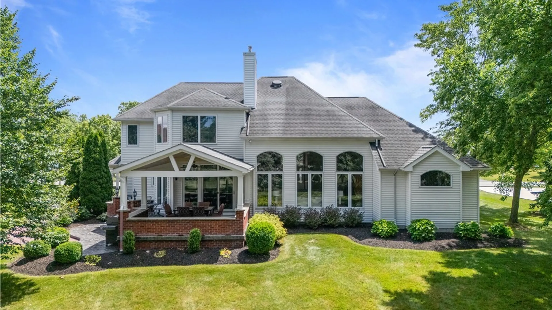 Property at 160 Norwood Lane, Orchard Park, NY 14127 8