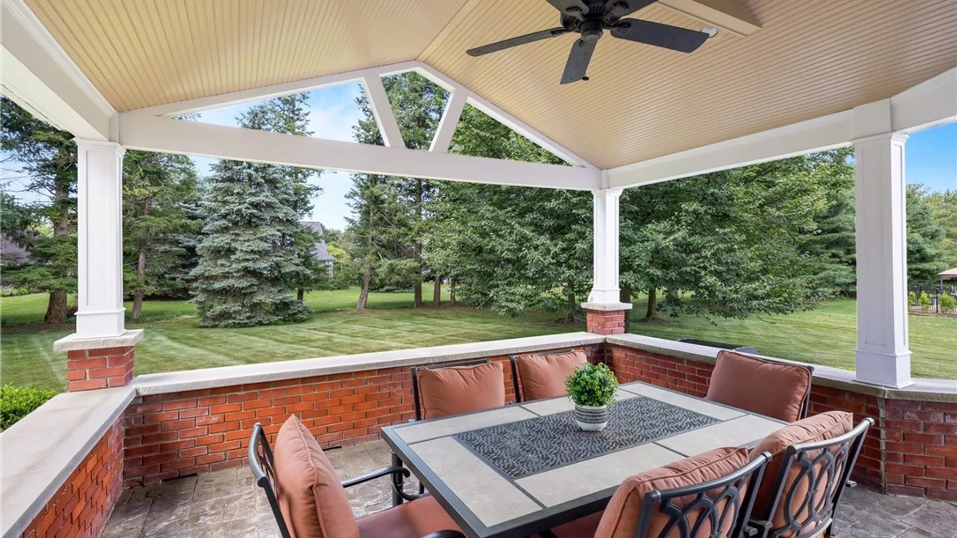 Property at 160 Norwood Lane, Orchard Park, NY 14127 9
