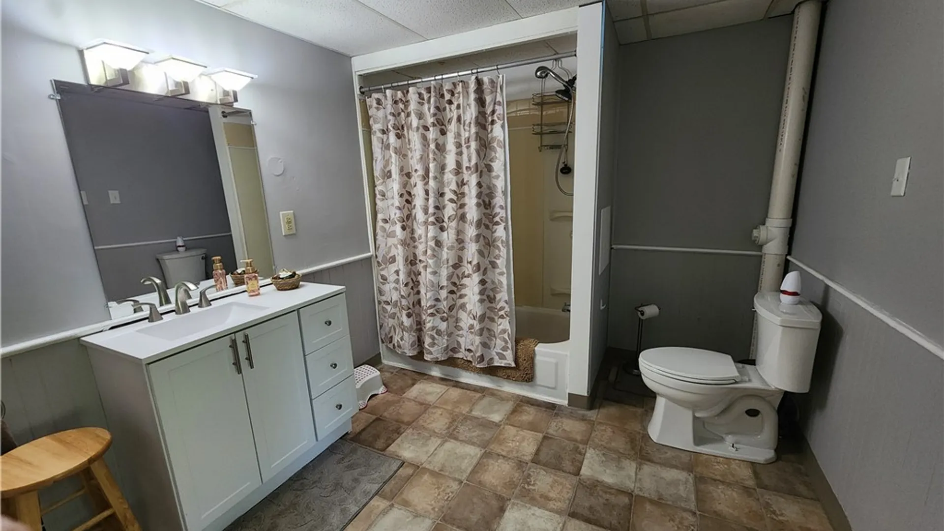 Property at 228 Woodlawn Avenue, Auburn, NY 13021 32