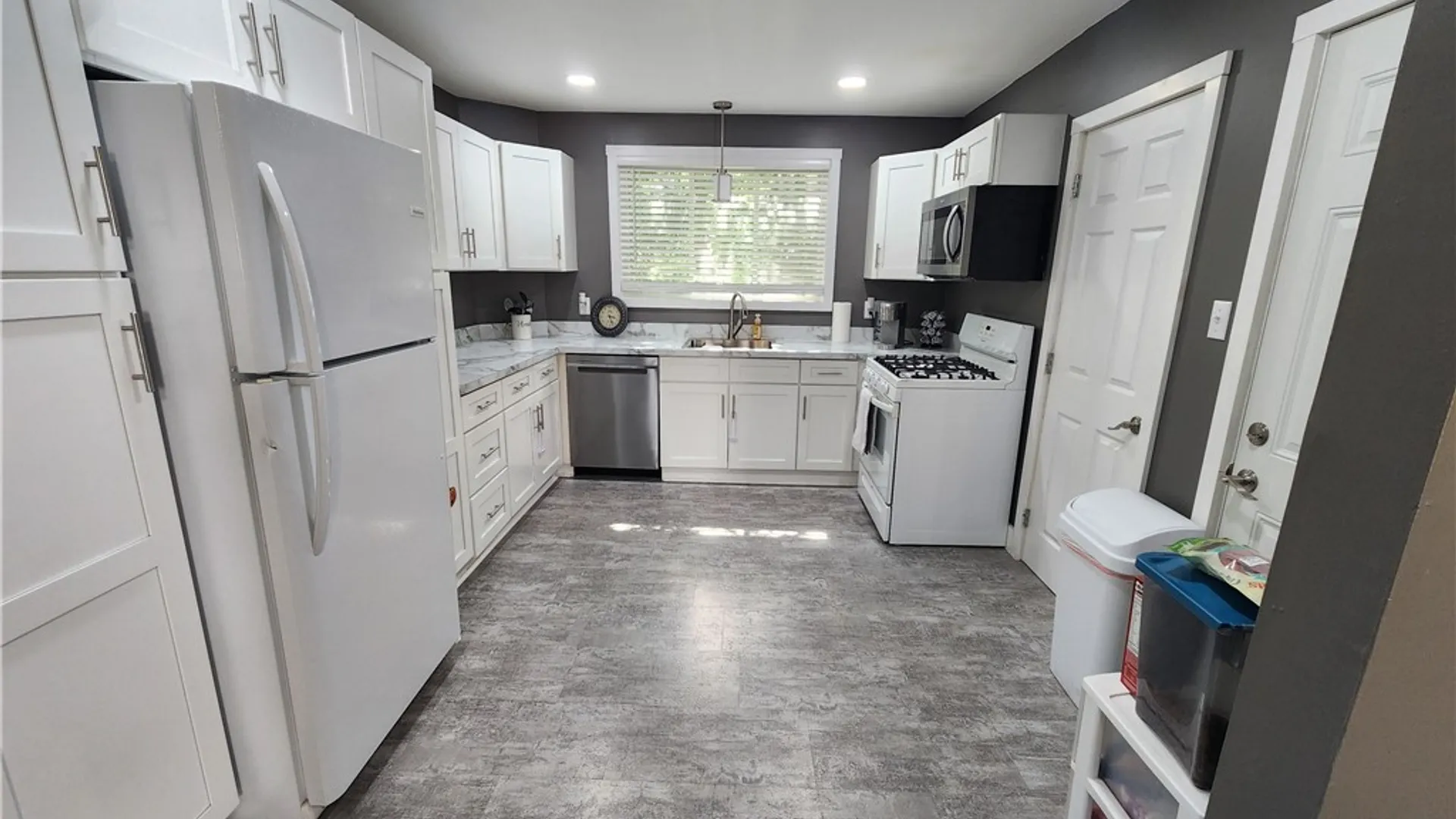 Property at 228 Woodlawn Avenue, Auburn, NY 13021 9