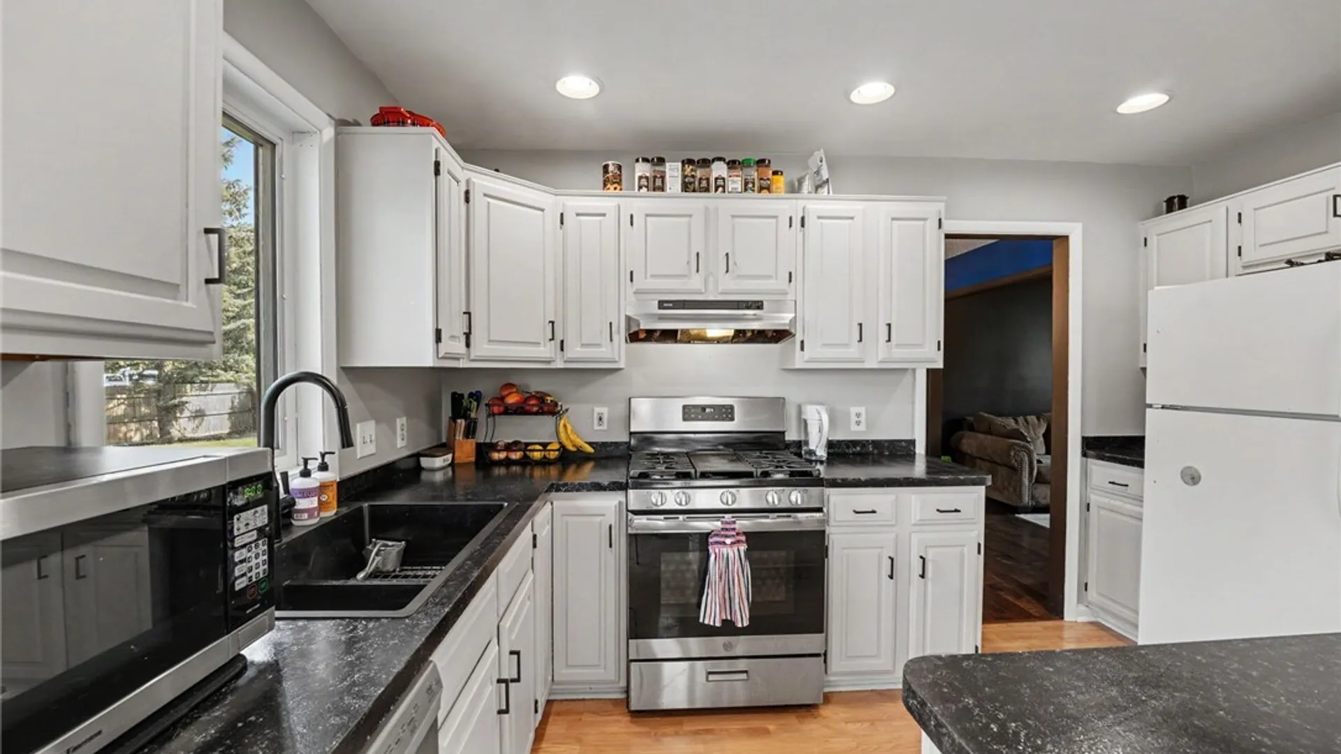 Property at 773 Robin Road, Amherst, NY 14228 15