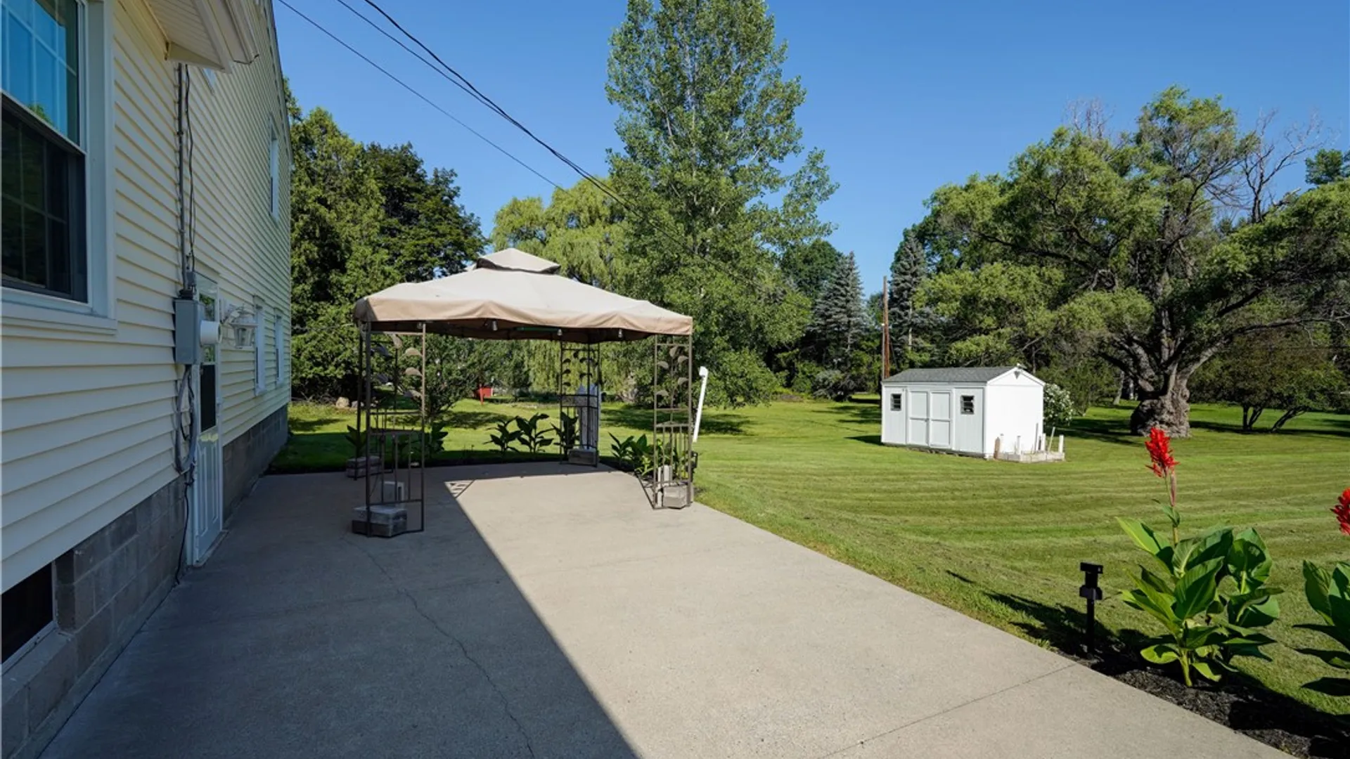 Property at 11 Sawmill Drive, Penfield, NY 14526 36