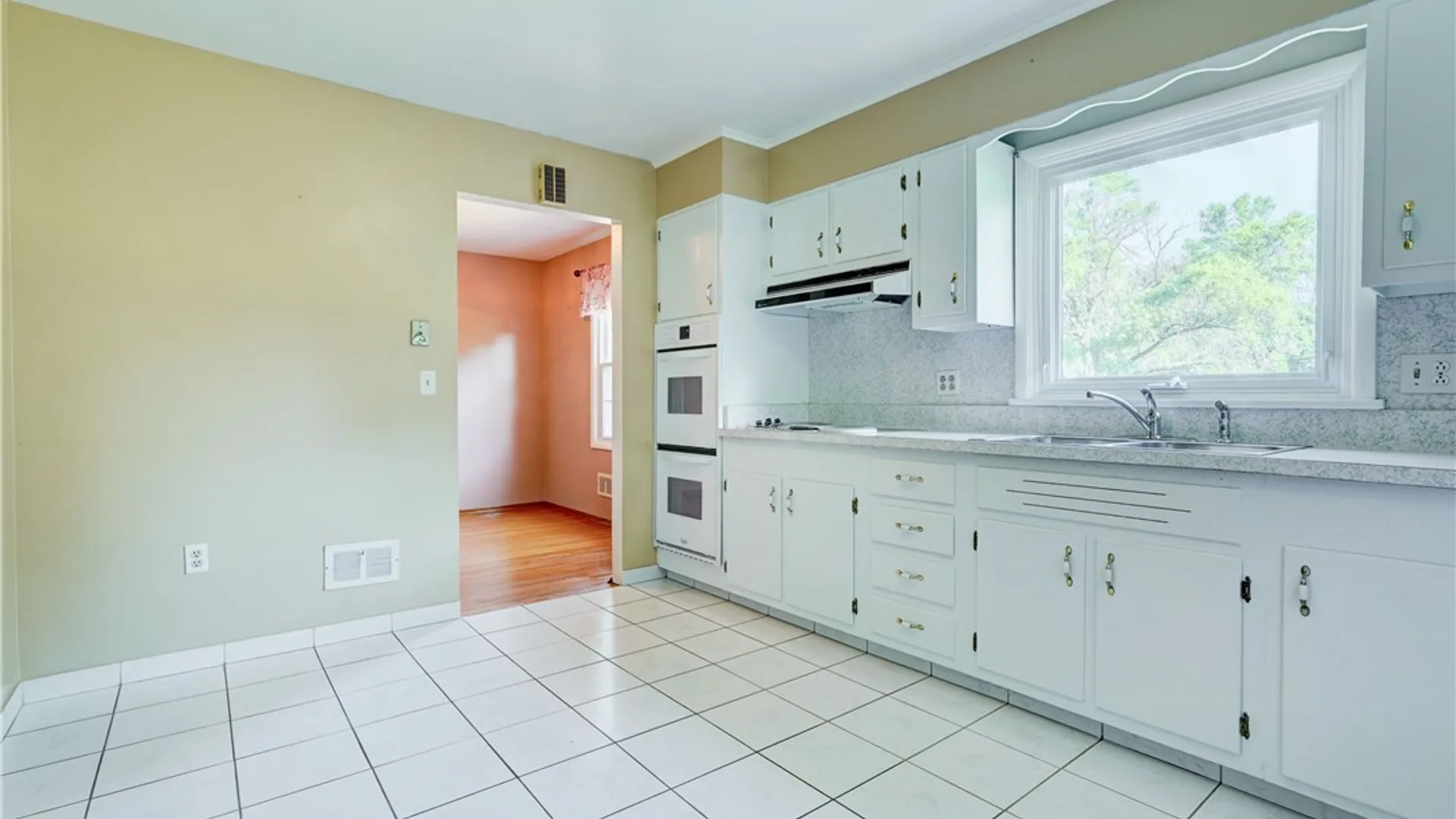 Property at 11 Sawmill Drive, Penfield, NY 14526 12