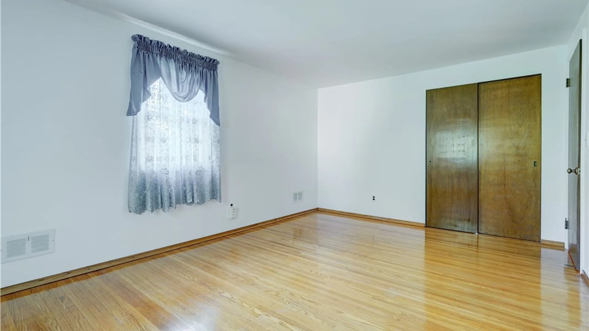 Property at 11 Sawmill Drive, Penfield, NY 14526 17