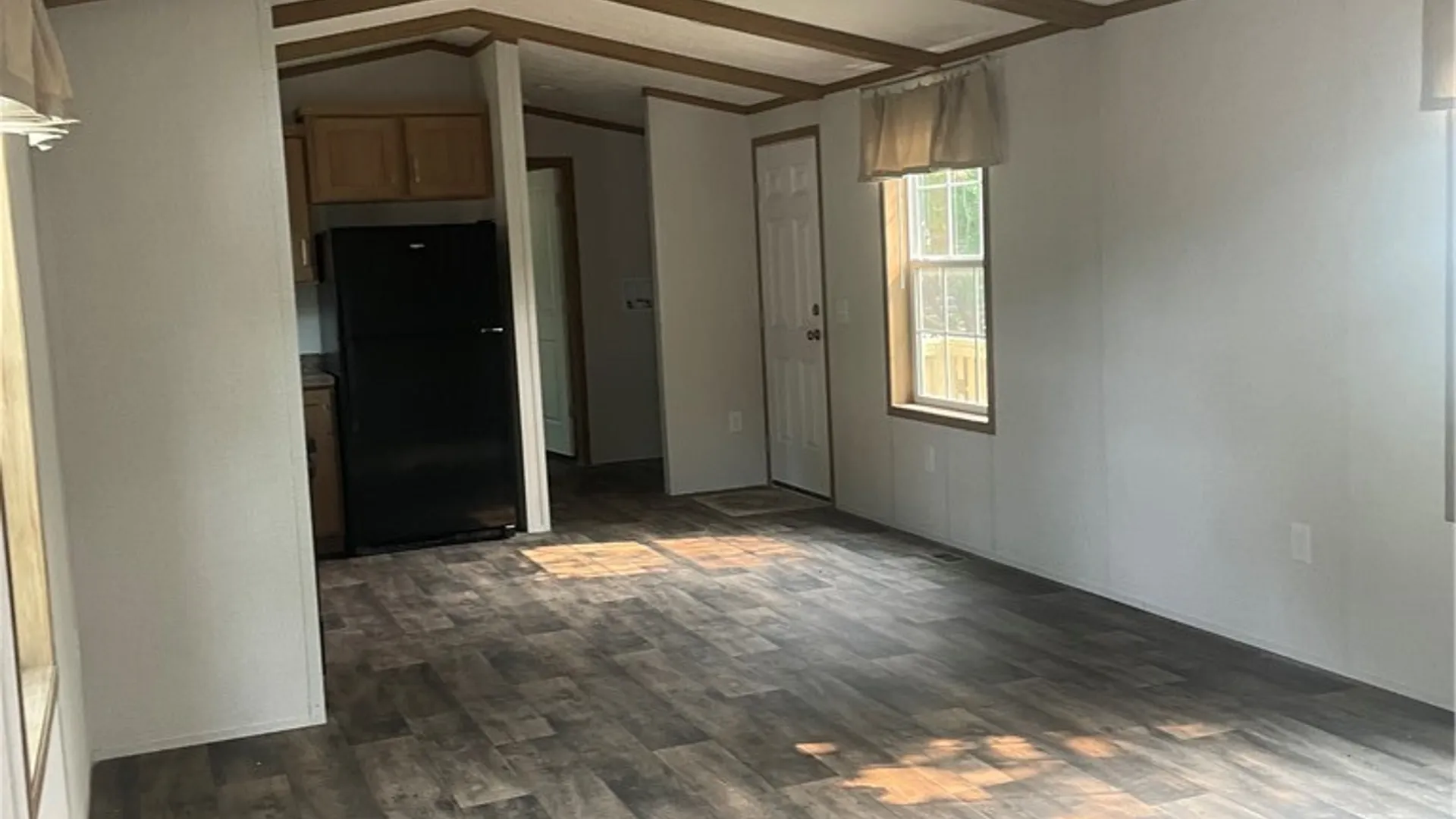 Property at 98 Northrup Lane, Farmington, NY 14425 4