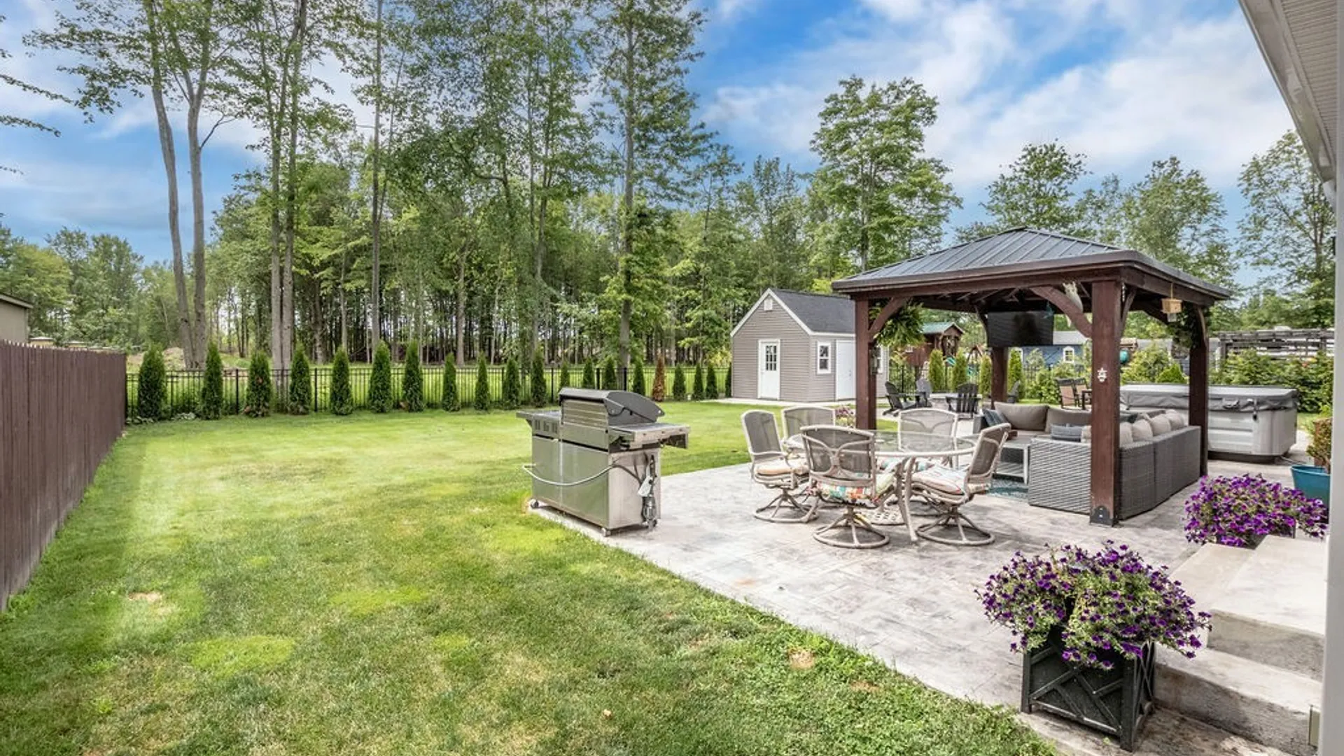 Property at 828 Whitehaven Road, Grand Island, NY 14072 4