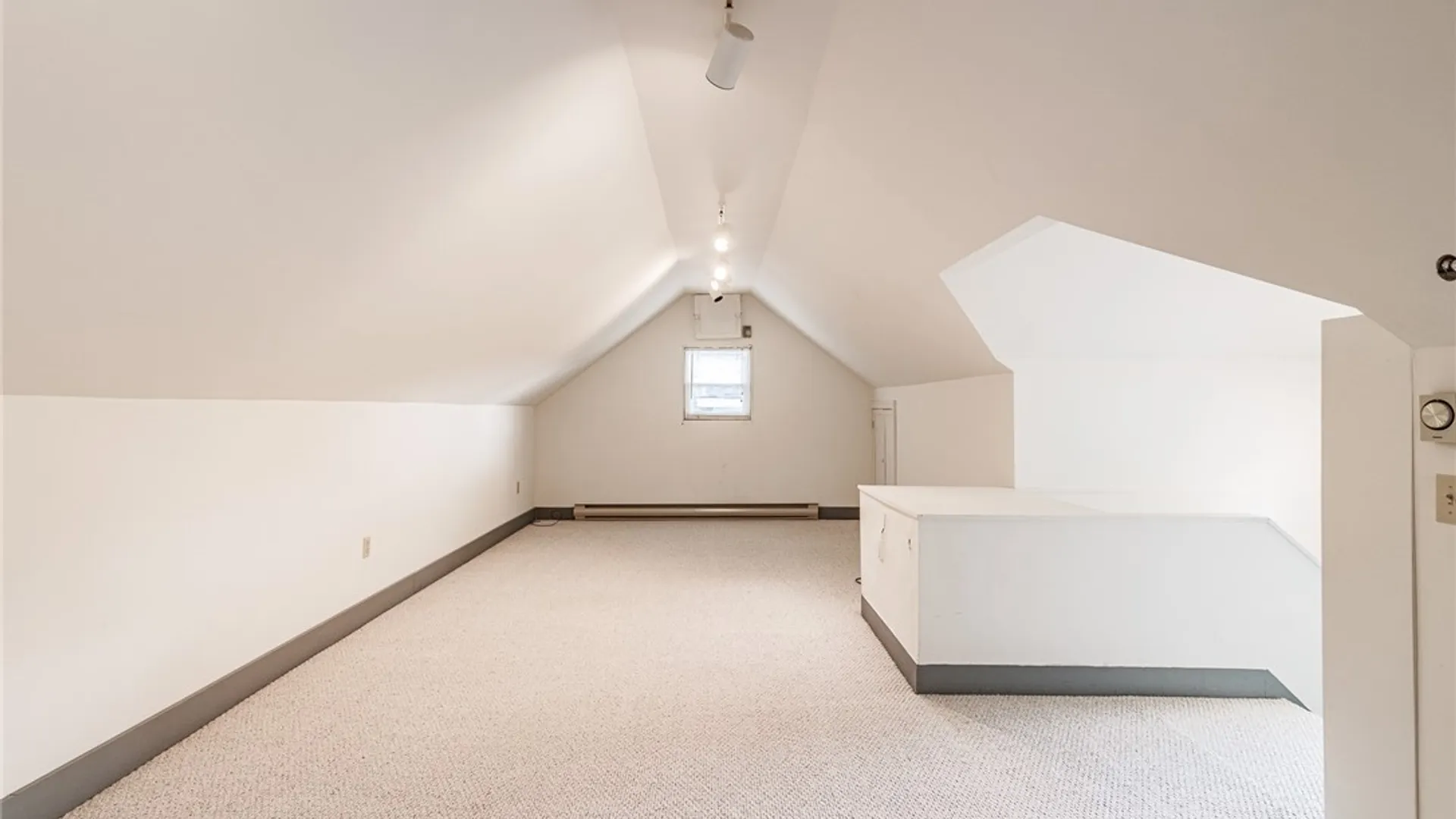 Property at 90 Elmcroft Road, Rochester, NY 14609 43