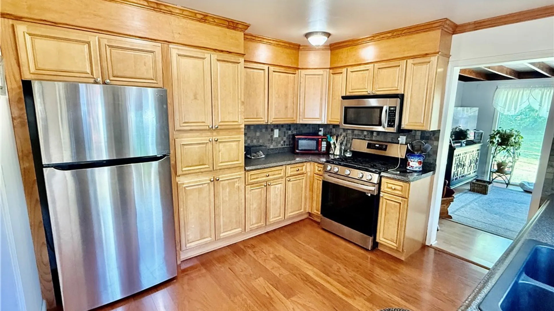 Property at 905 Gould Place, Rome, NY 13440 2
