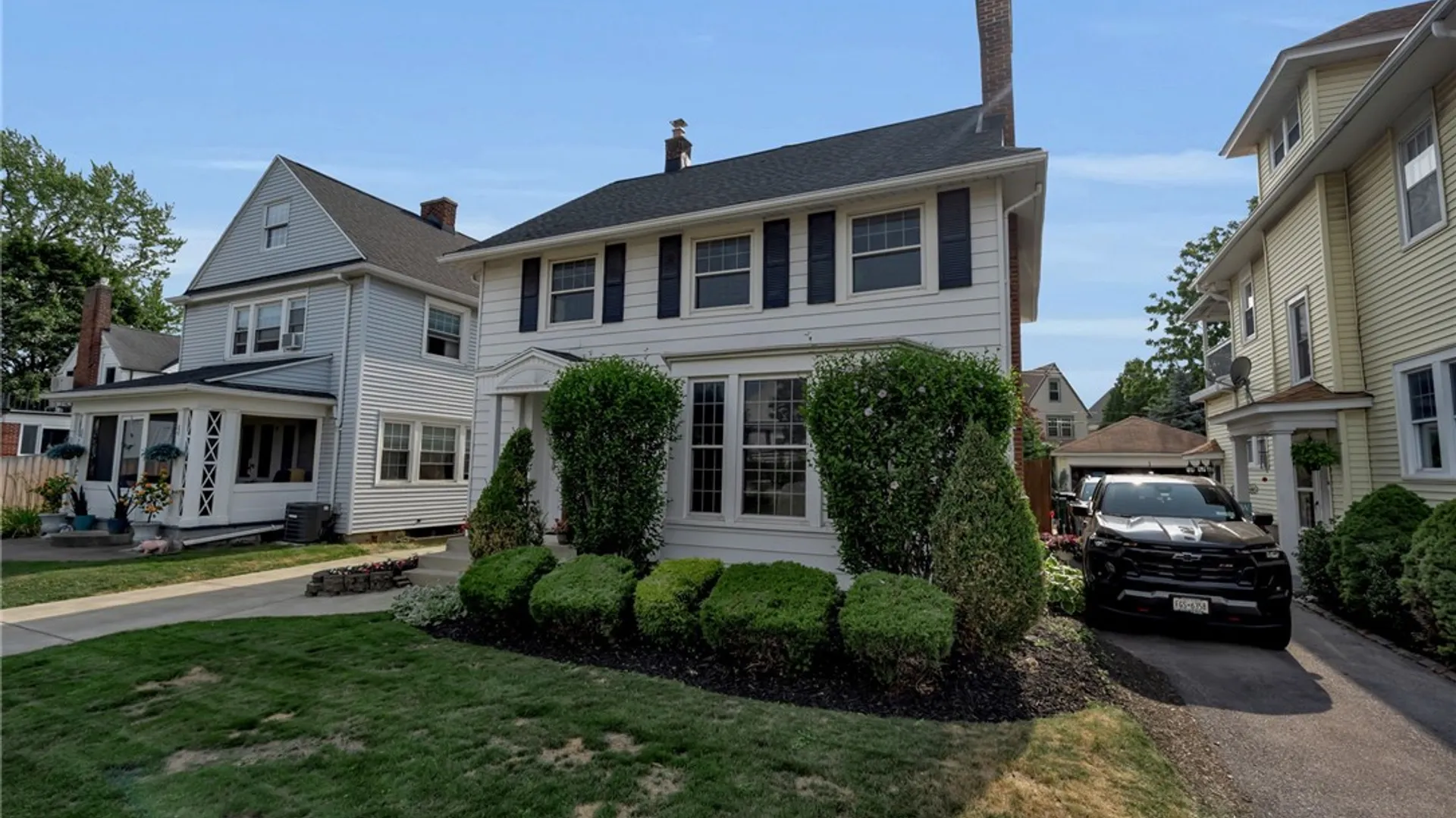 Property at 94 Larchmont Road, Buffalo, NY 14214 3