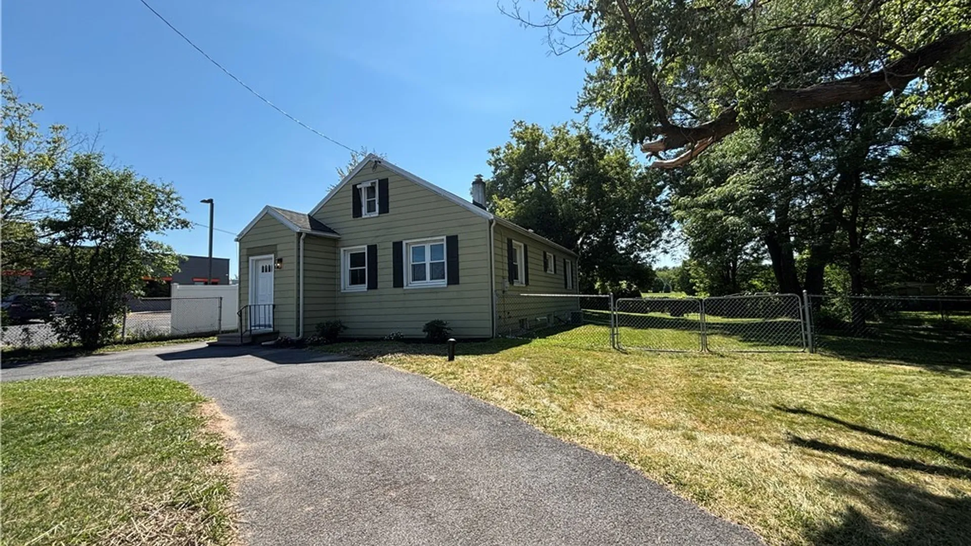 Property at 1911 Teall Avenue, Salina, NY 13206 4