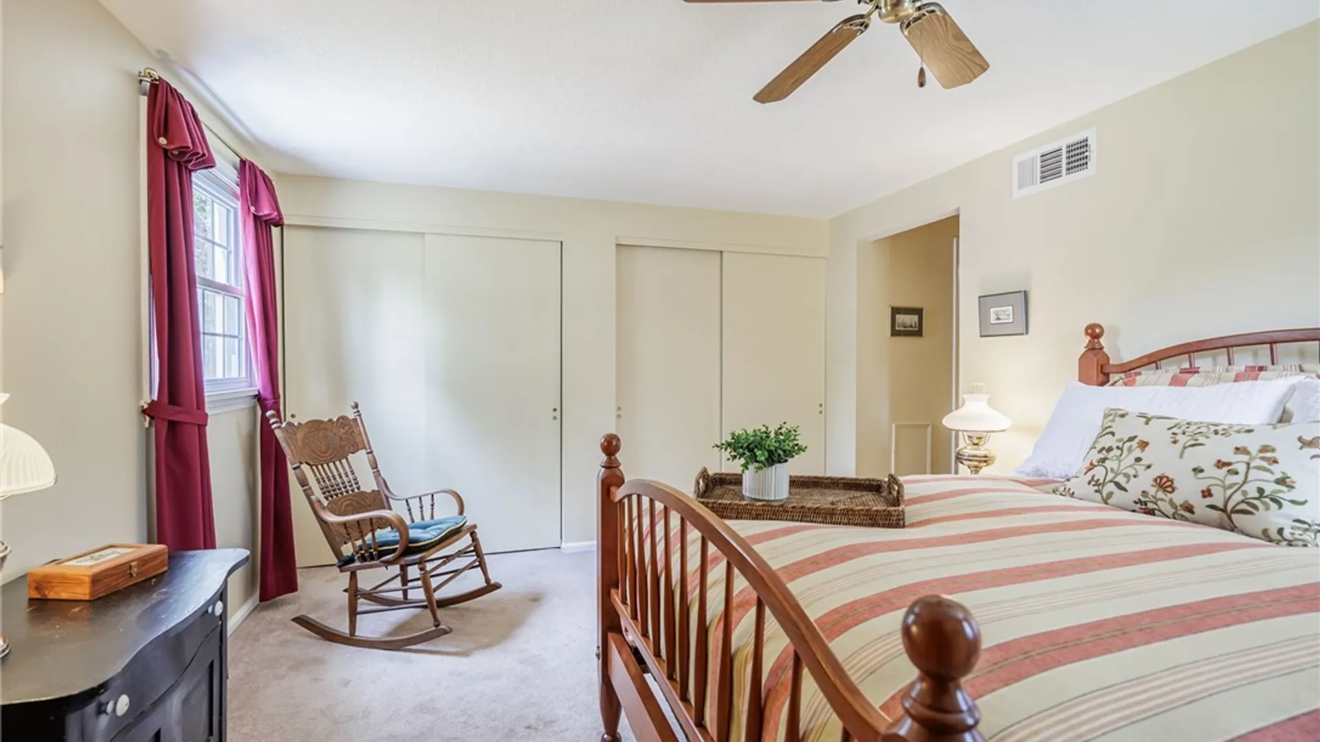 Property at 54 Parkridge Drive, Pittsford, NY 14534 17