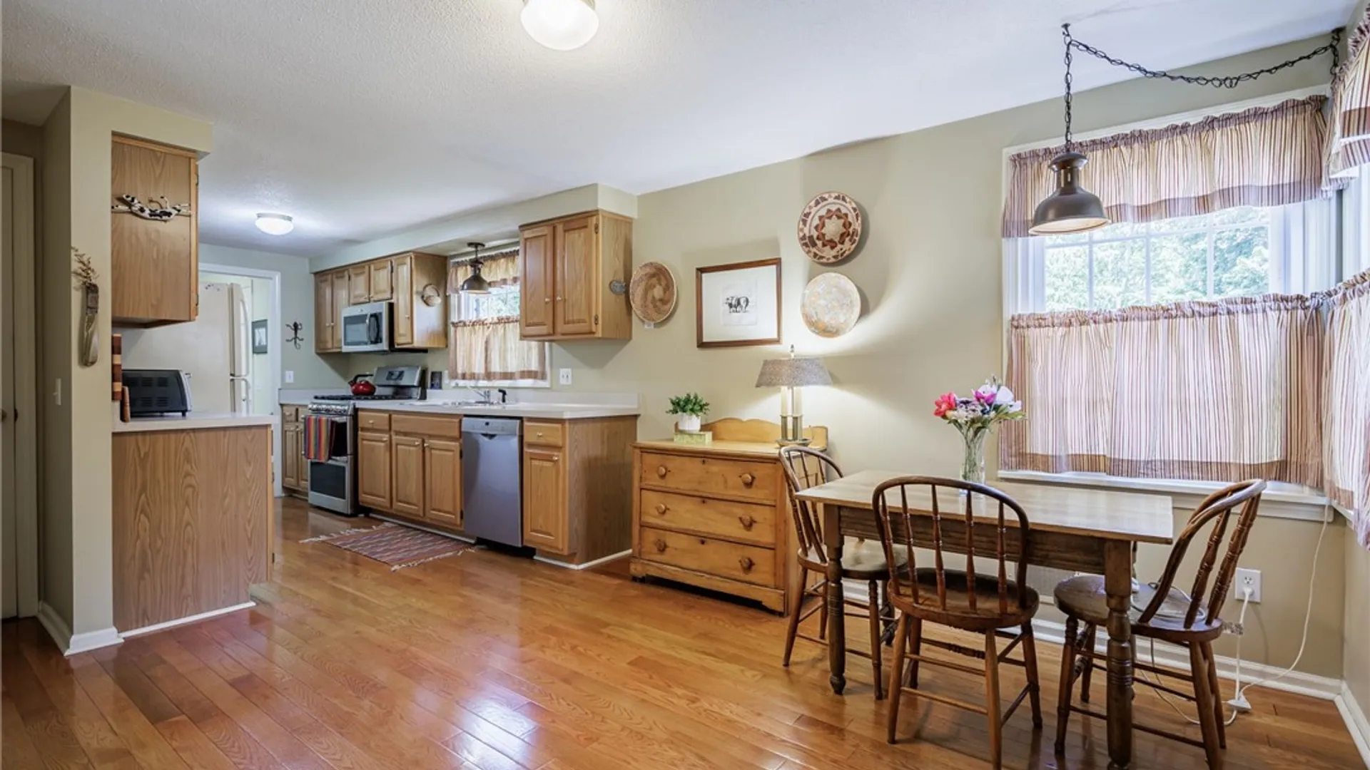 Property at 54 Parkridge Drive, Pittsford, NY 14534 9
