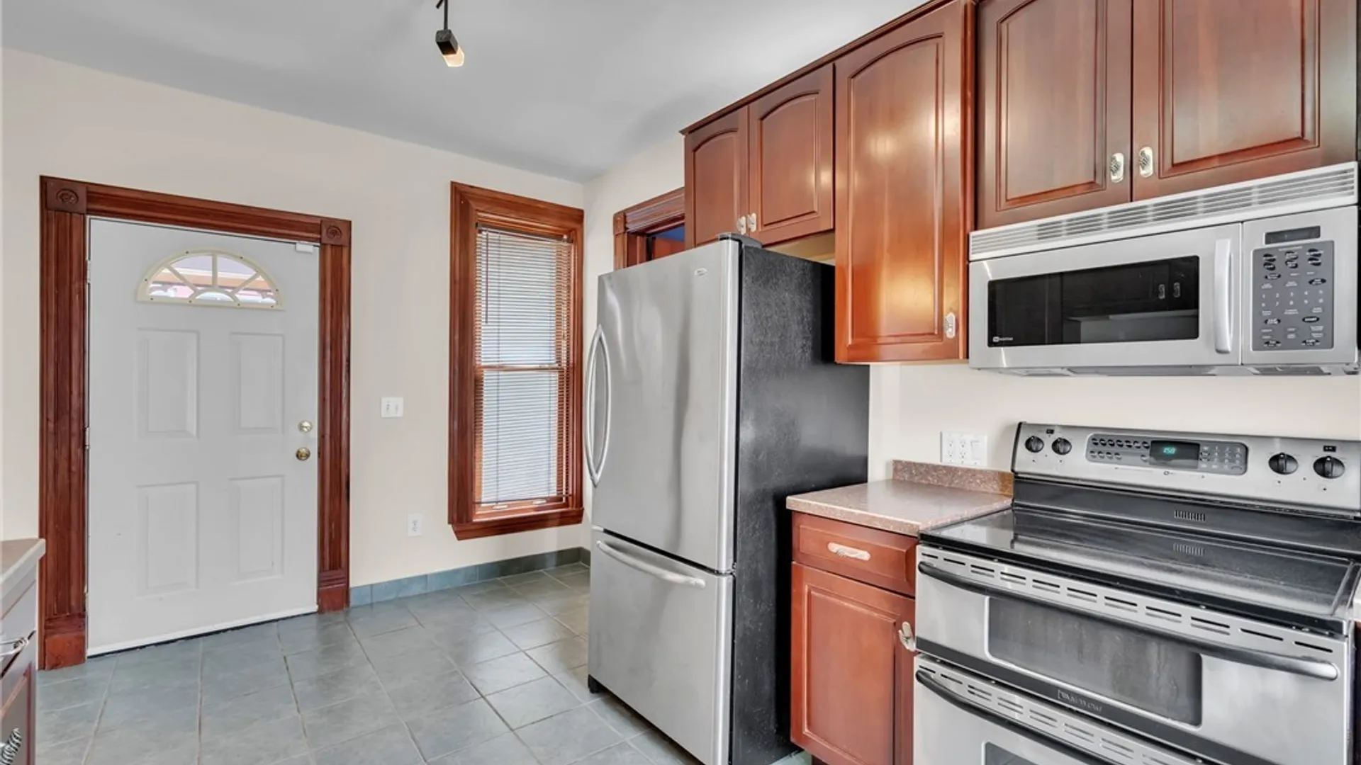 Property at 38 Orton Place, Buffalo, NY 14201 16