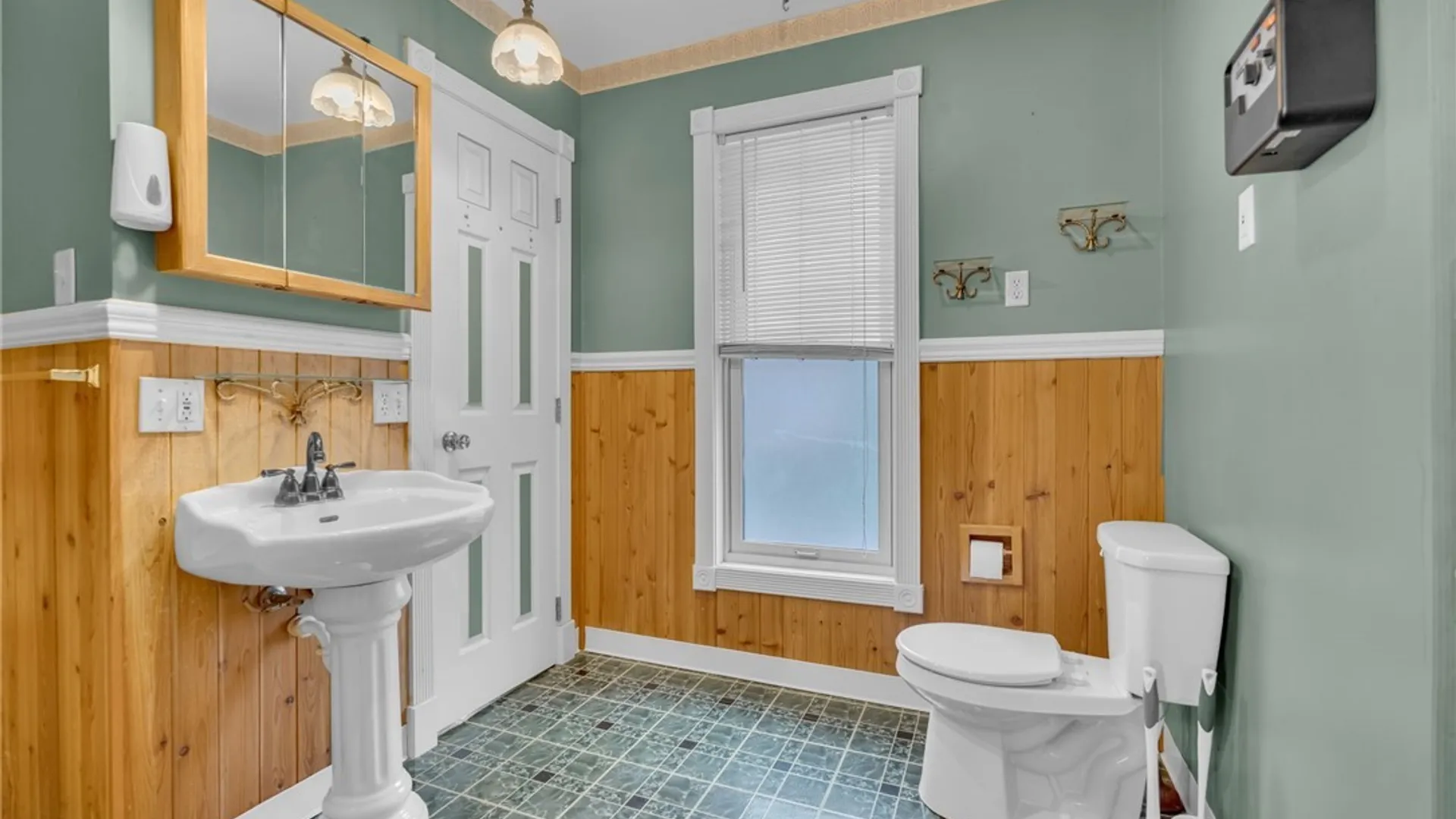 Property at 38 Orton Place, Buffalo, NY 14201 34