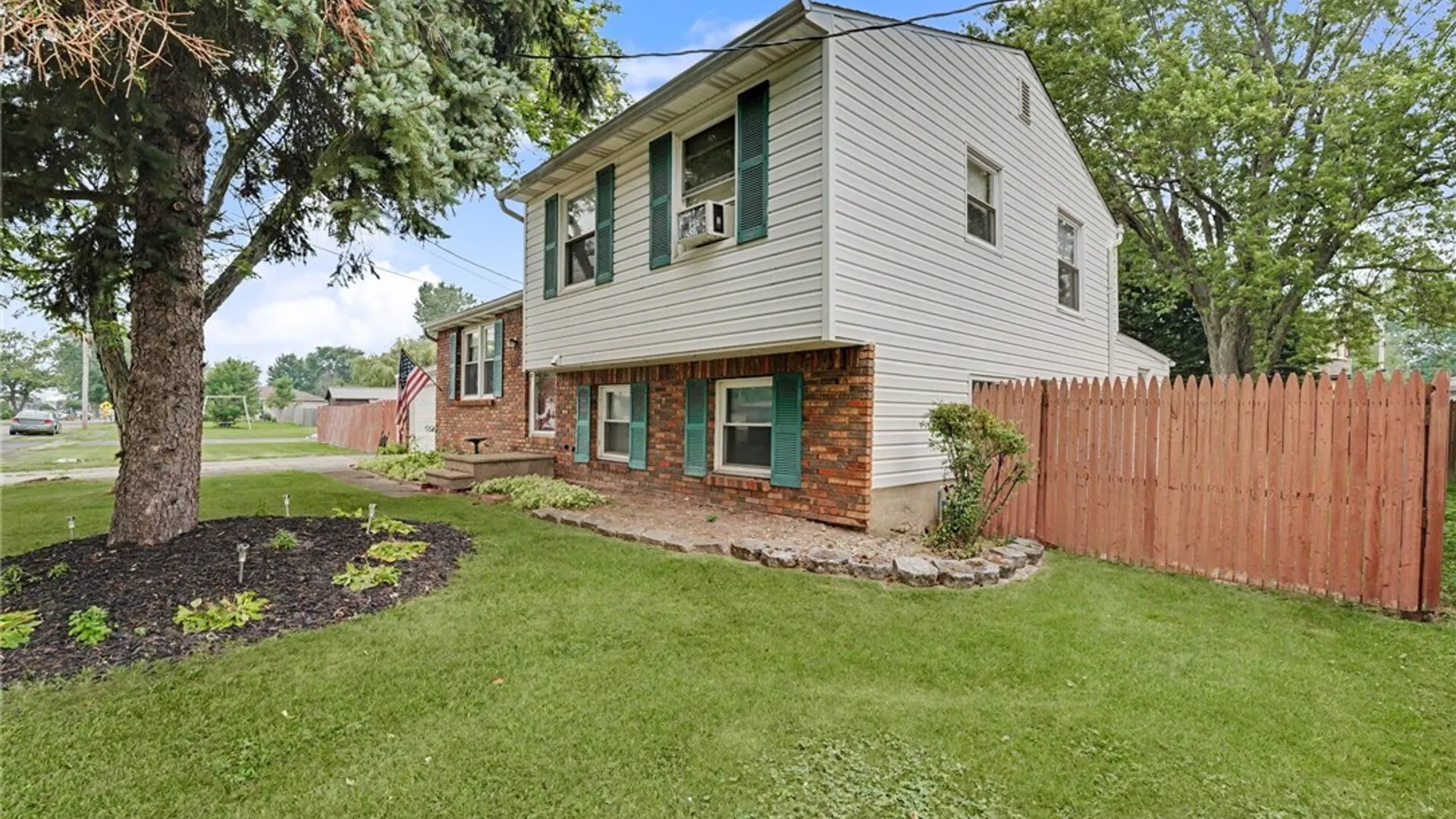 Property at 233 Dean Road, Cheektowaga, NY 14043 2
