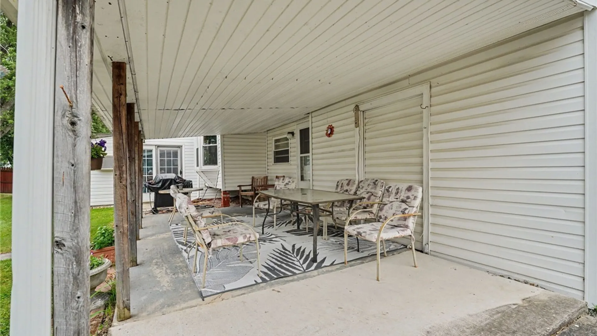 Property at 233 Dean Road, Cheektowaga, NY 14043 22