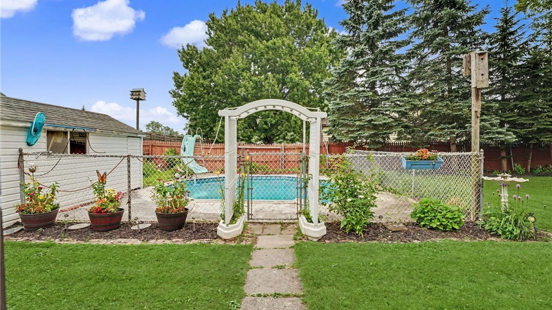 Property at 233 Dean Road, Cheektowaga, NY 14043 23