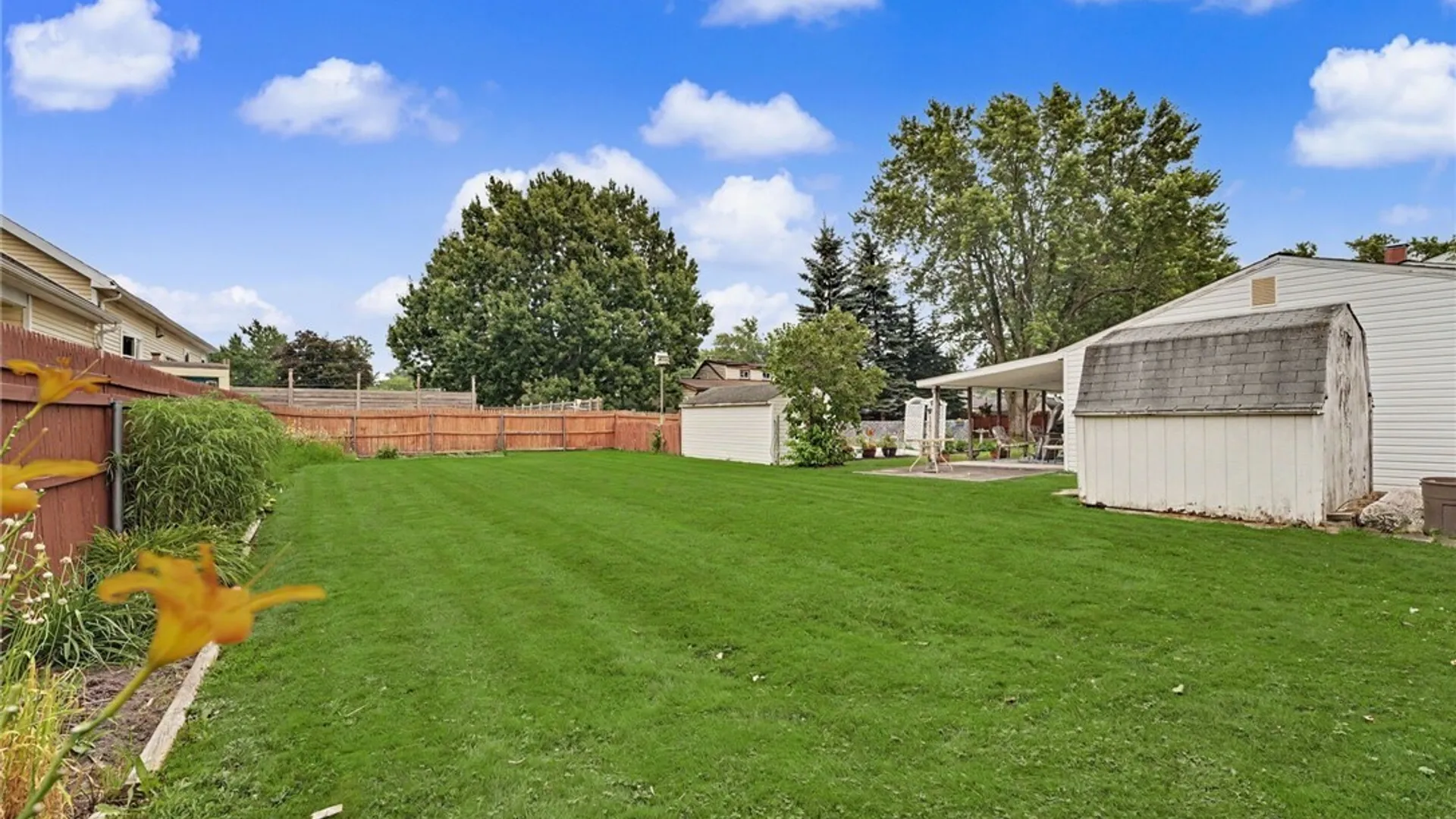 Property at 233 Dean Road, Cheektowaga, NY 14043 27