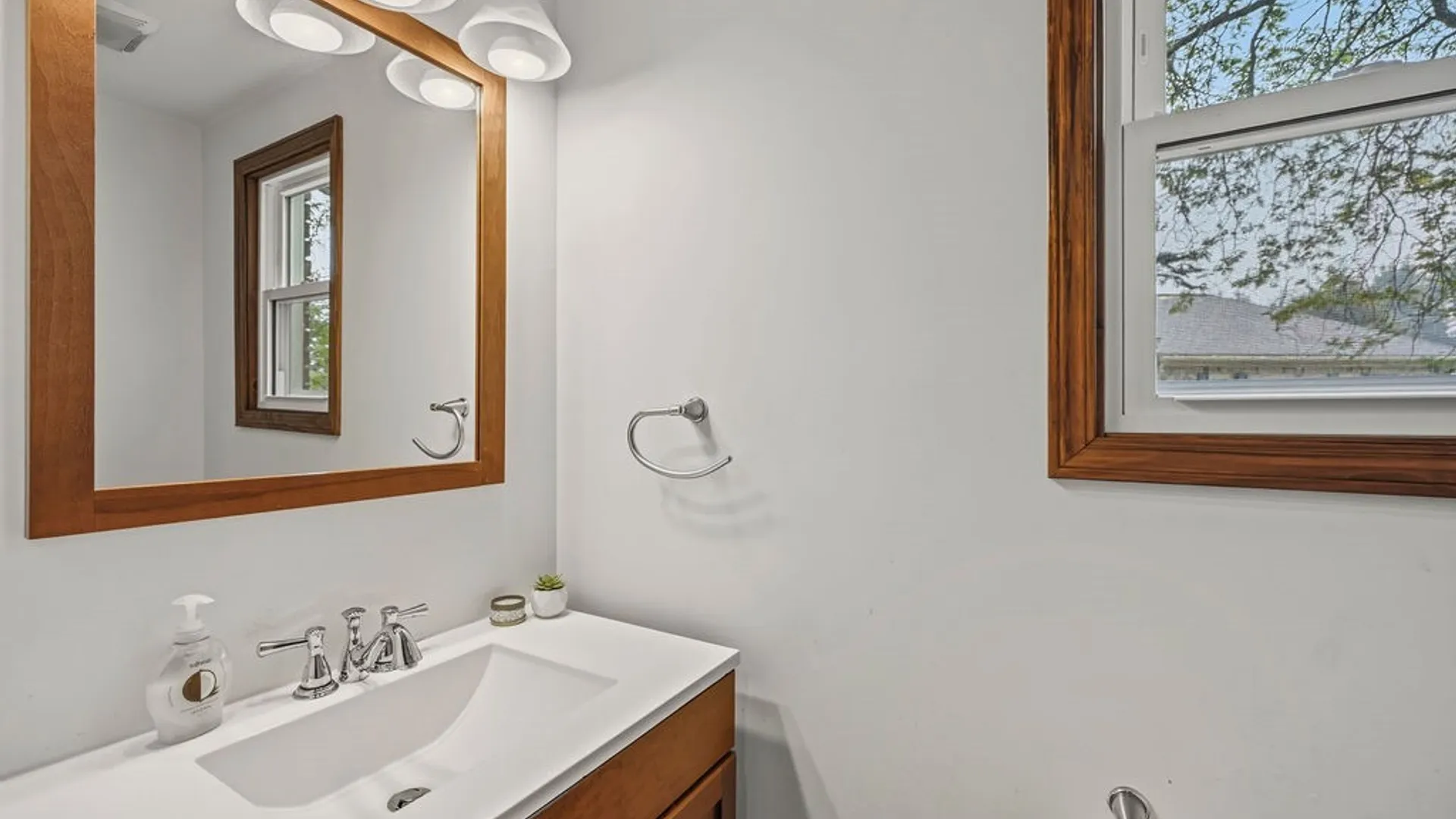 Property at 3 Beaverbrook Court, Cheektowaga, NY 14043 15