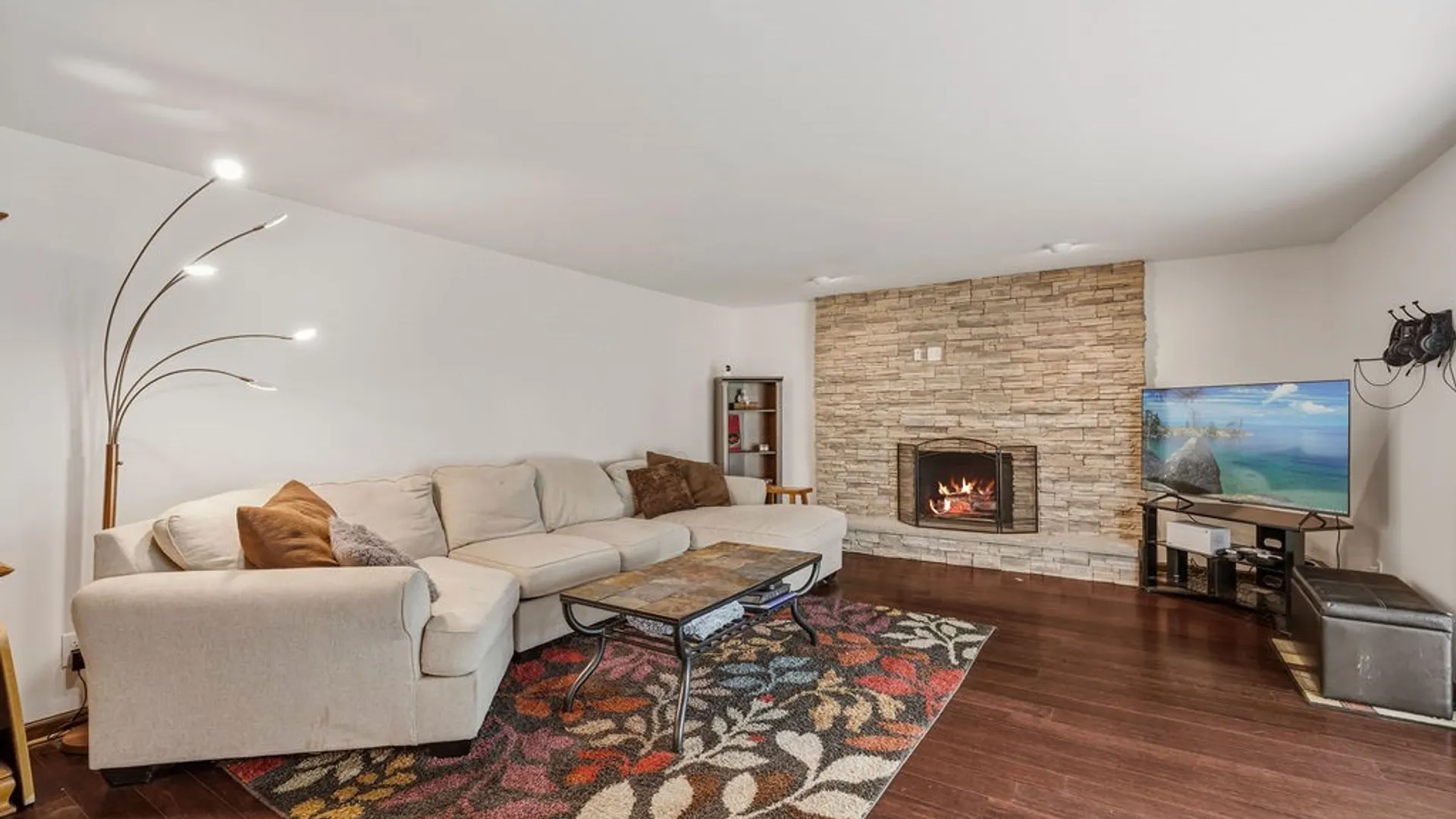 Property at 3 Beaverbrook Court, Cheektowaga, NY 14043 17