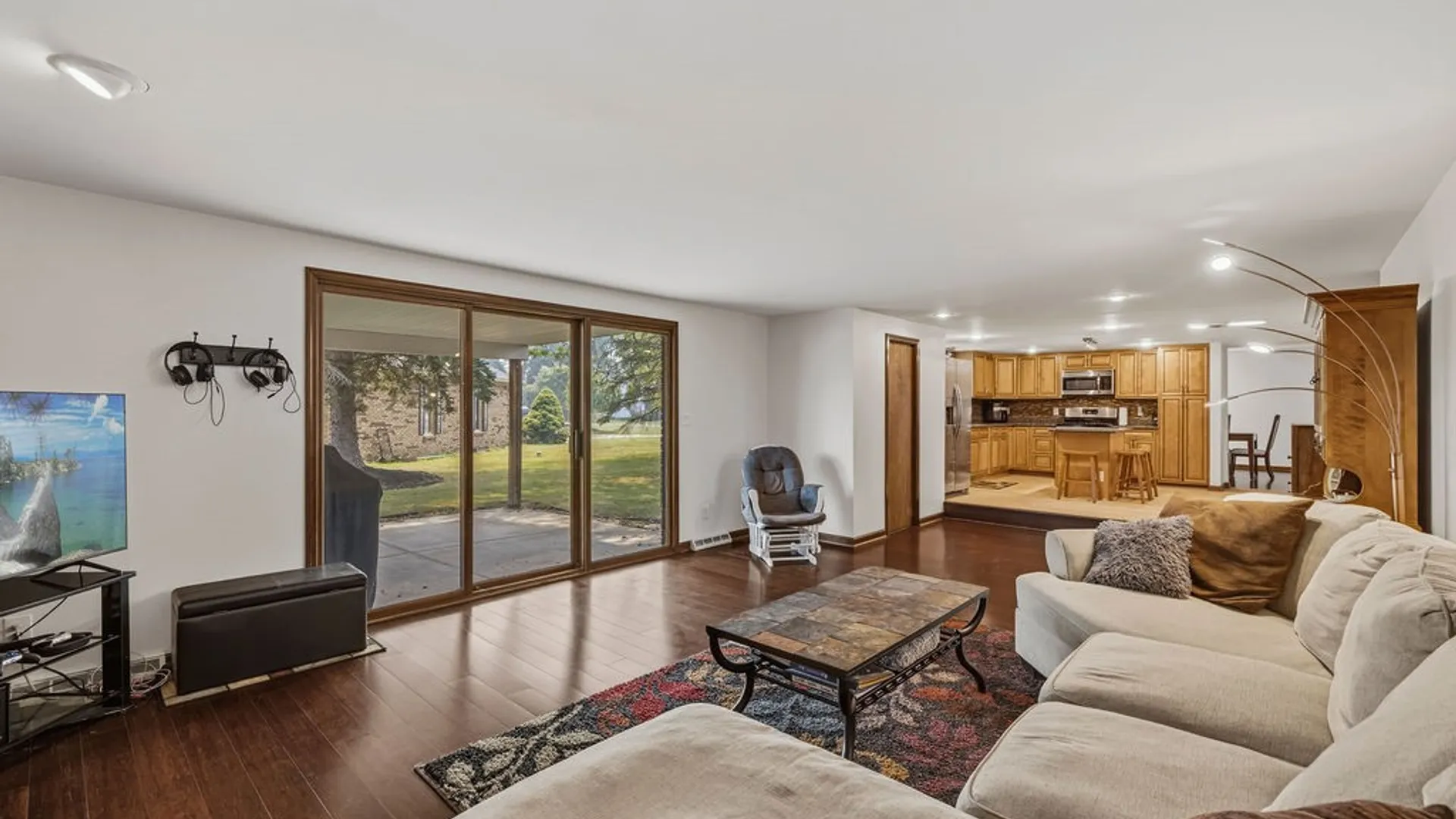 Property at 3 Beaverbrook Court, Cheektowaga, NY 14043 18