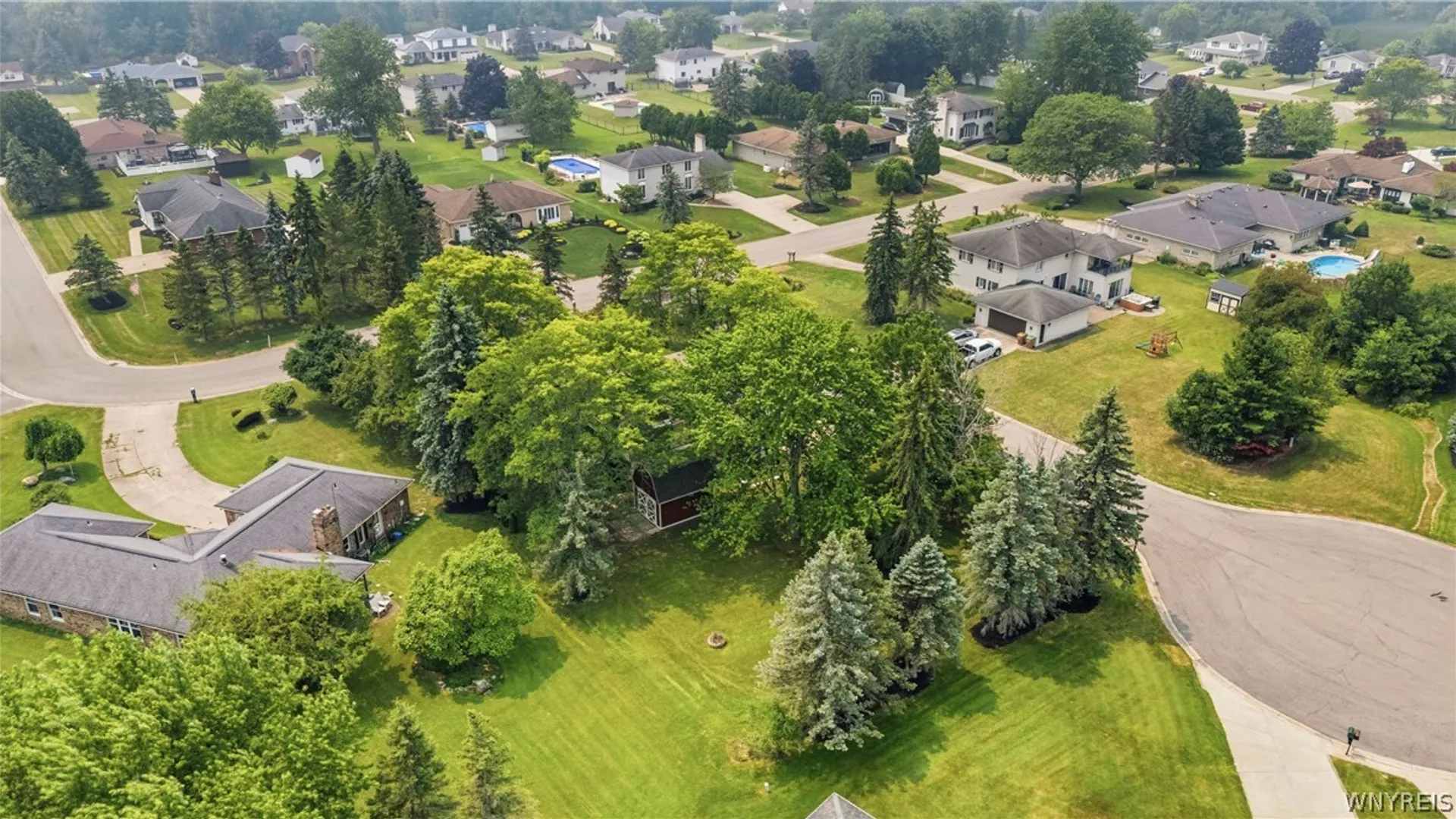 Property at 3 Beaverbrook Court, Cheektowaga, NY 14043 41