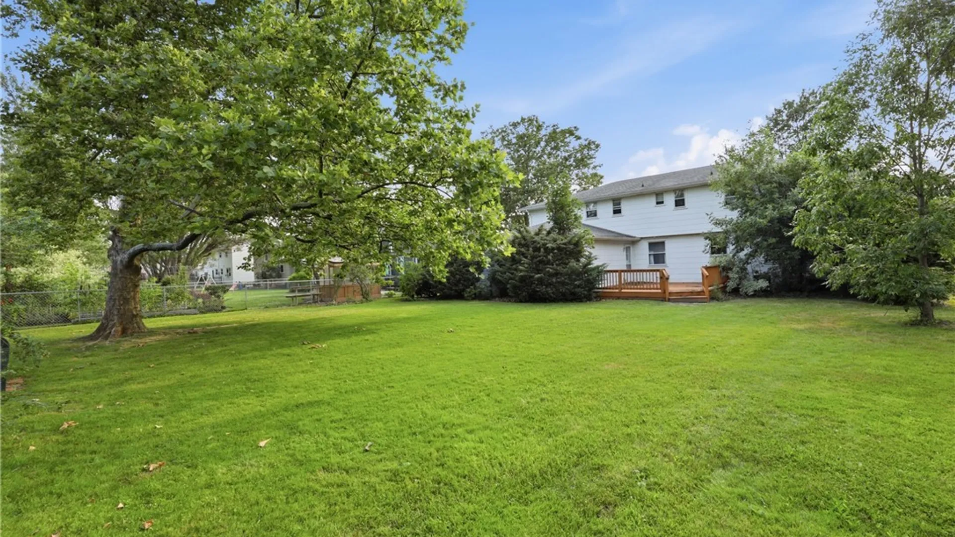 Property at 115 Foxpoint  W Drive, Amherst, NY 14221 28