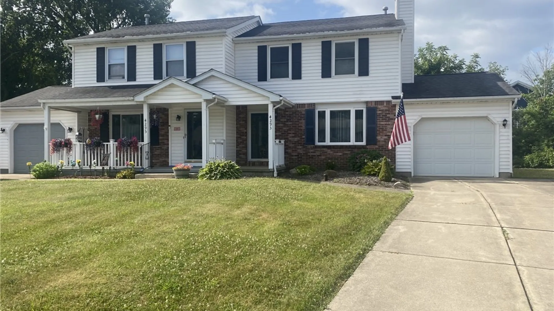 Property at 4293 Twilight Lane, Hamburg, NY 14075 2