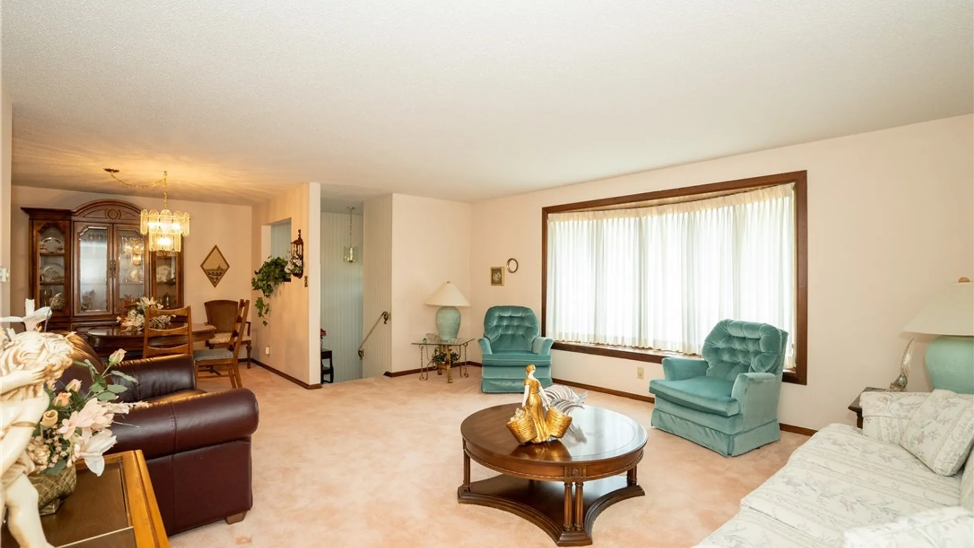 Property at 17 Mayberry Drive, Cheektowaga, NY 14227 10