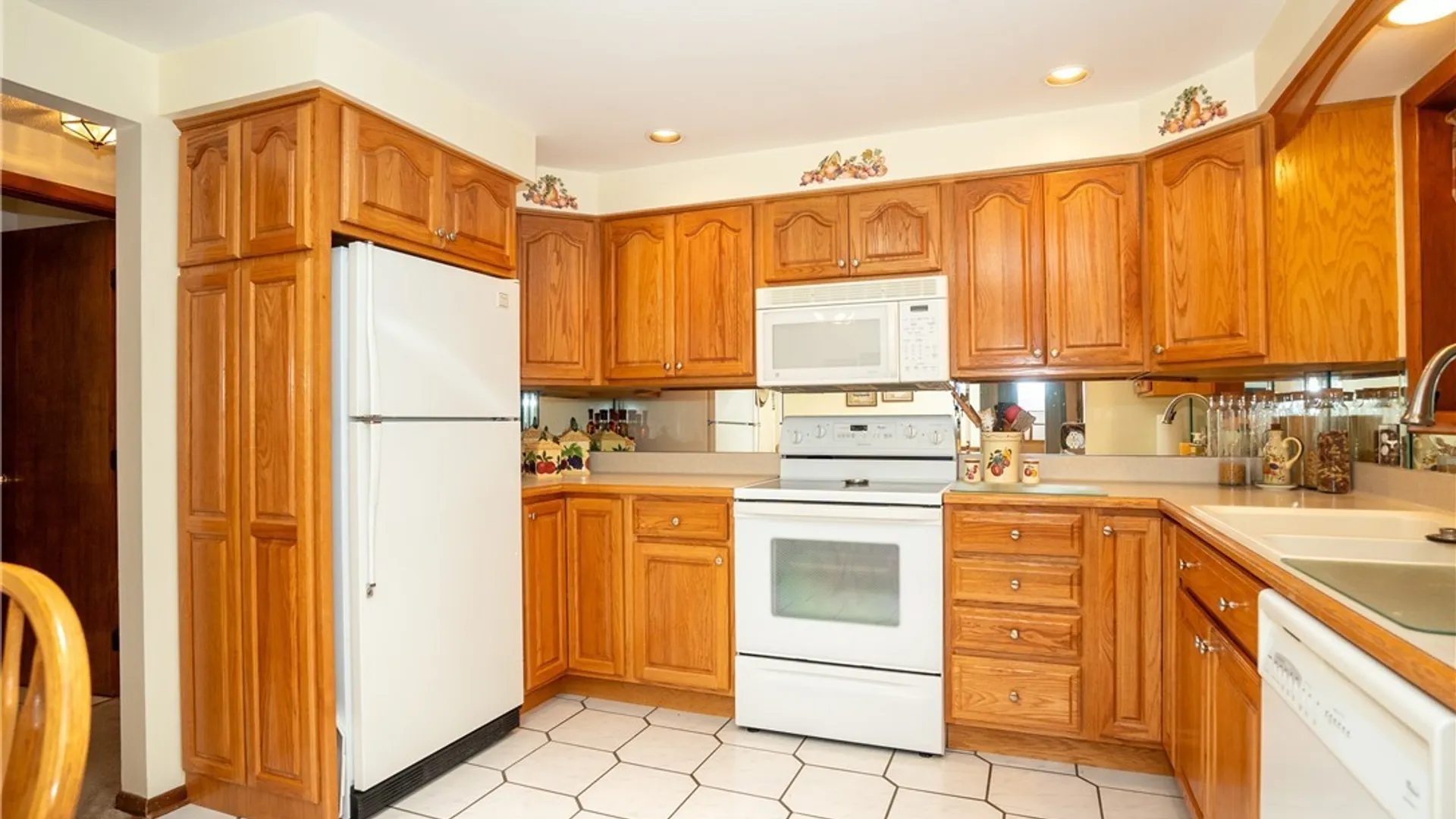 Property at 17 Mayberry Drive, Cheektowaga, NY 14227 14