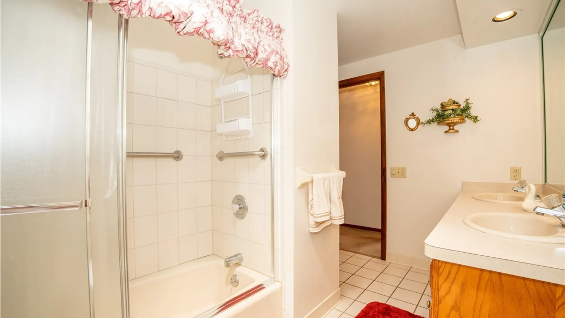 Property at 17 Mayberry Drive, Cheektowaga, NY 14227 29