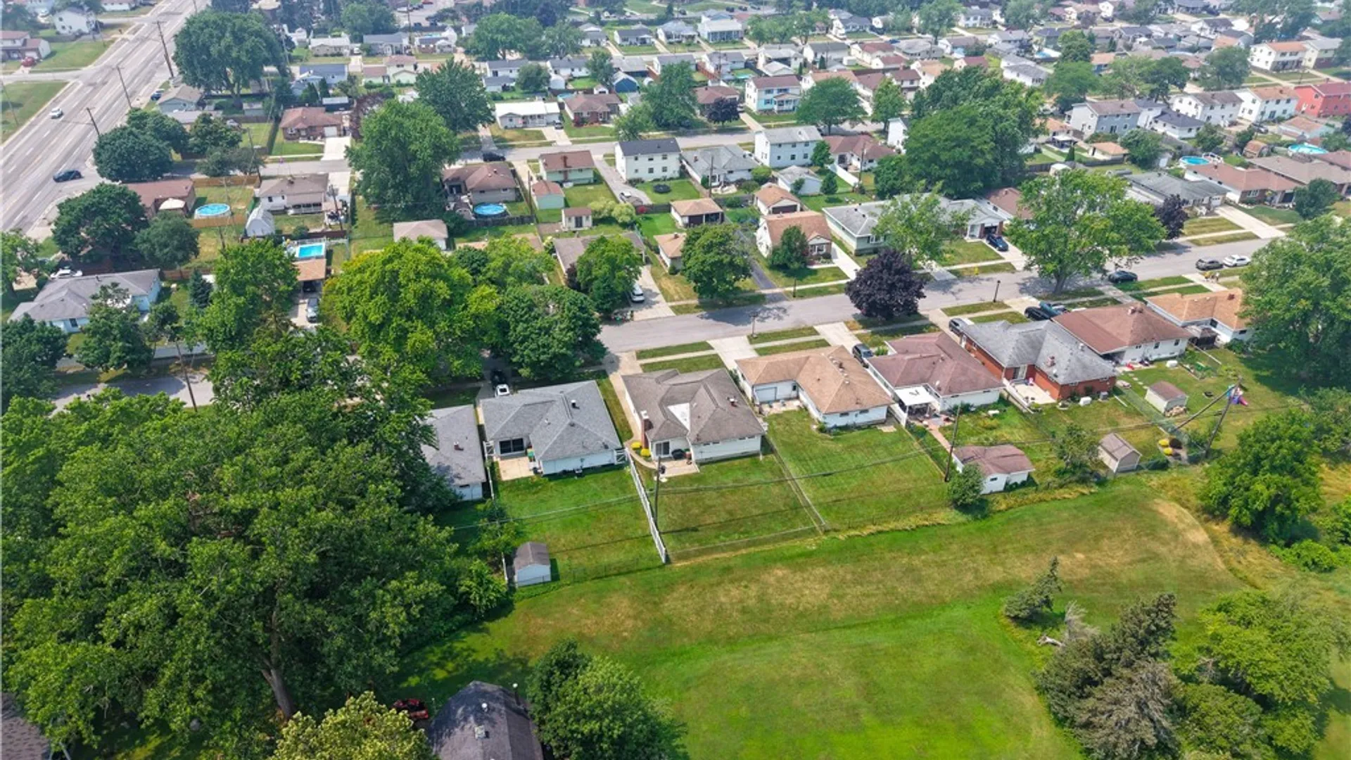 Property at 17 Mayberry Drive, Cheektowaga, NY 14227 44