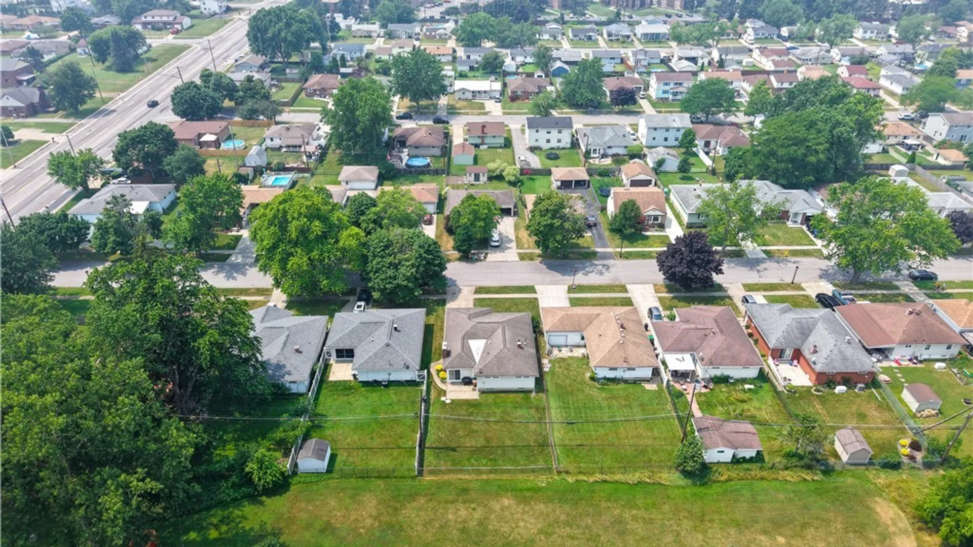 Property at 17 Mayberry Drive, Cheektowaga, NY 14227 45