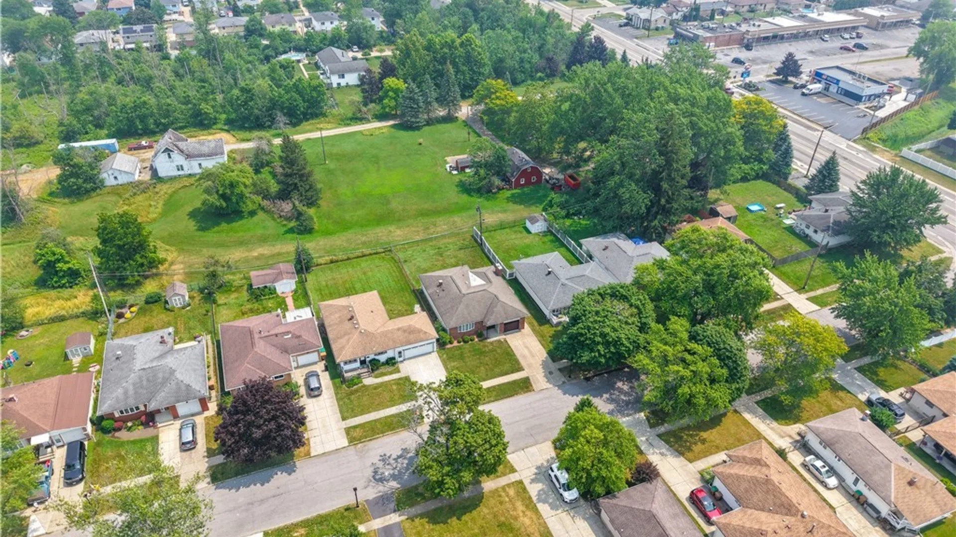Property at 17 Mayberry Drive, Cheektowaga, NY 14227 46