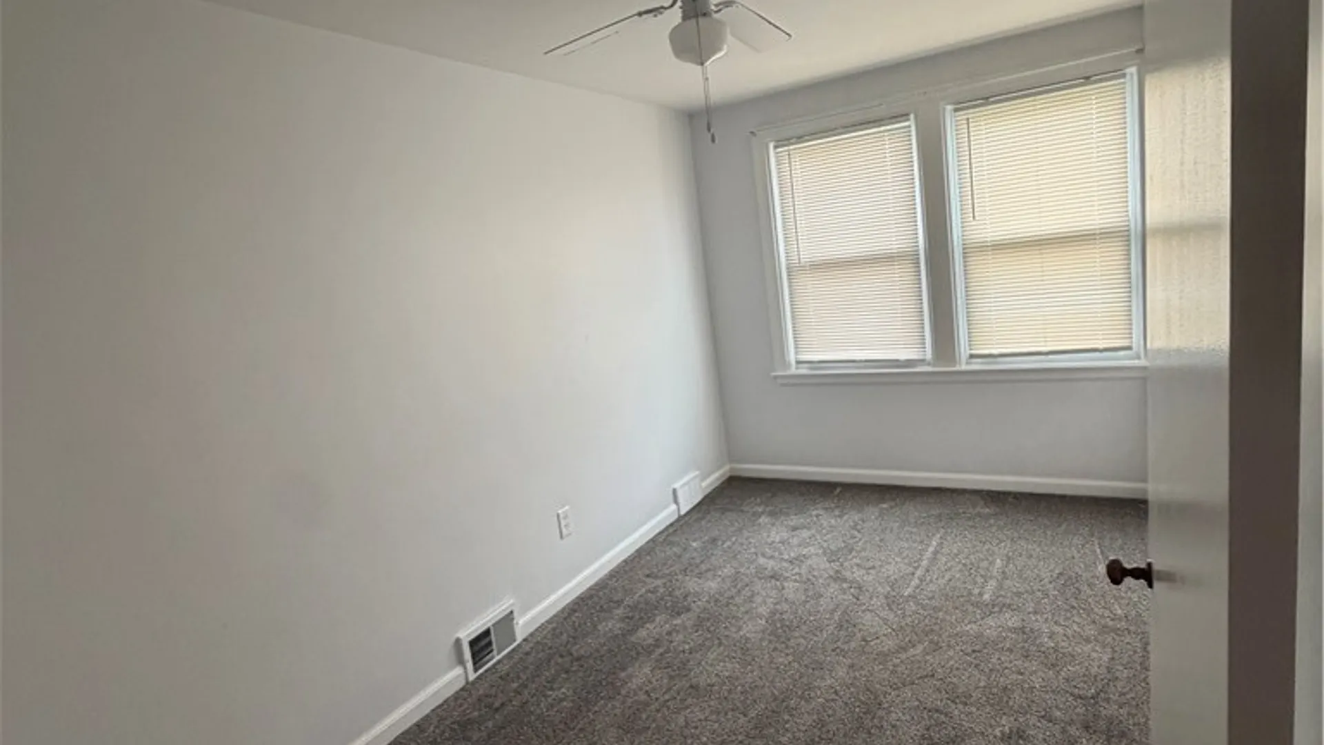 Property at 808 Cleveland Drive, Cheektowaga, NY 14225 4