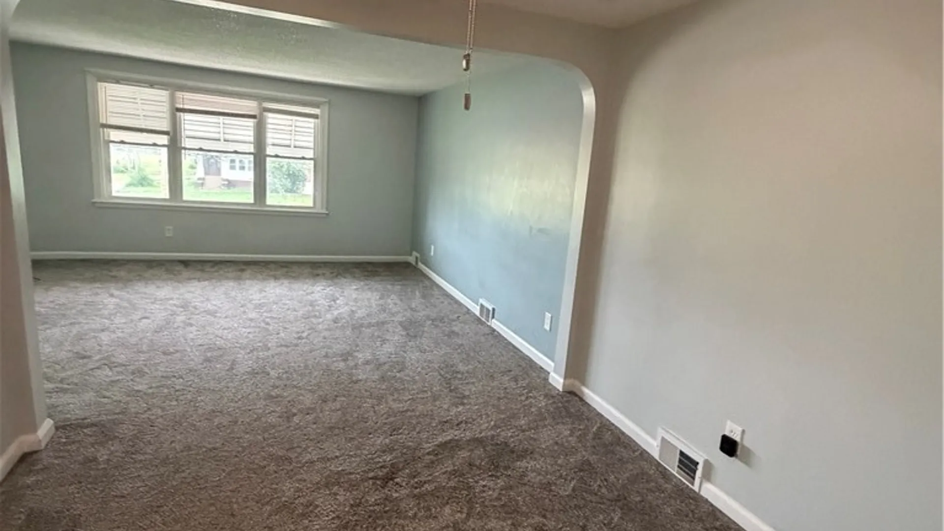 Property at 808 Cleveland Drive, Cheektowaga, NY 14225 10