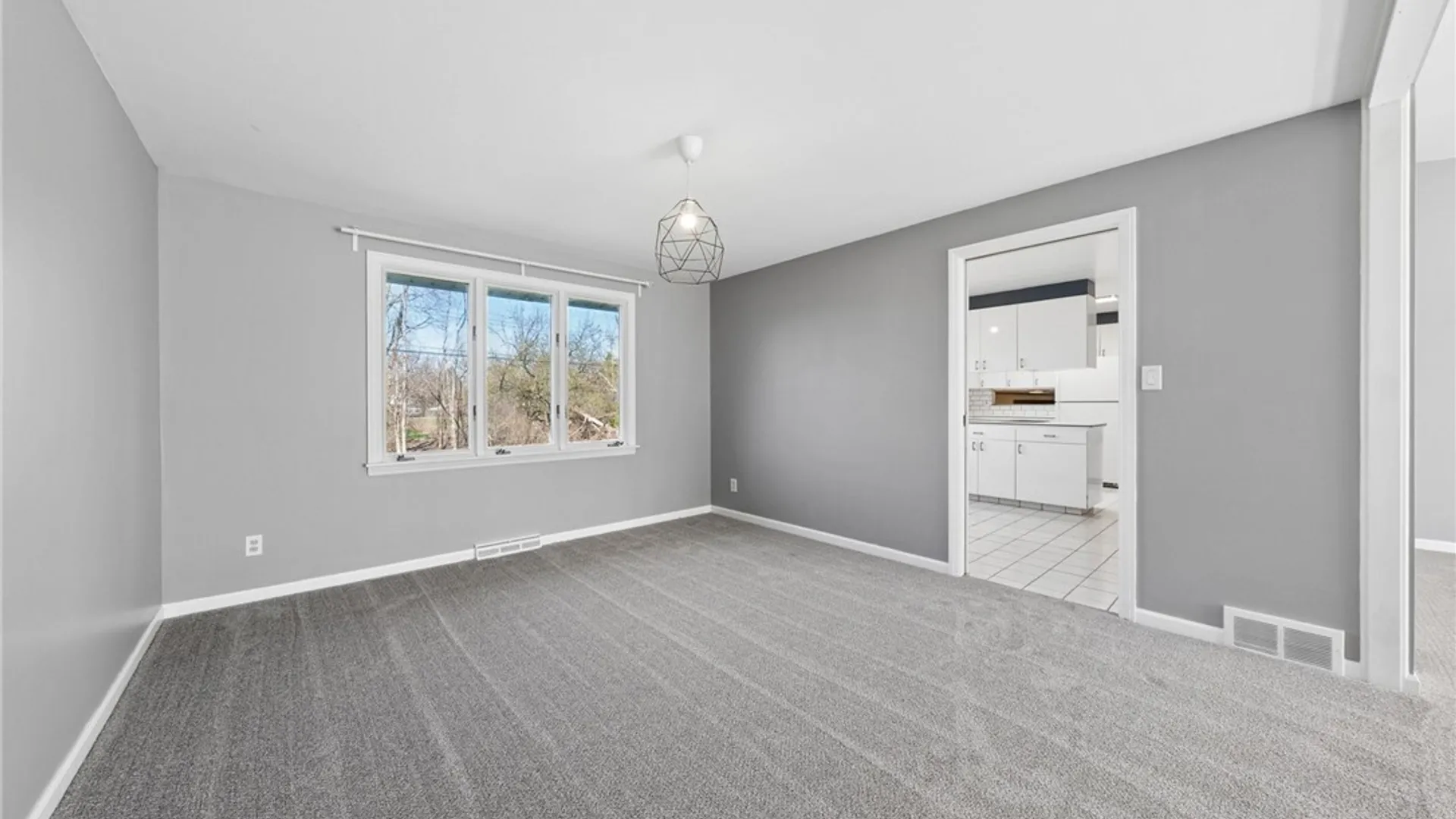 Property at 40 Tristan Lane, Amherst, NY 14221 11