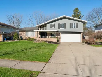 40 Tristan Lane, Amherst, NY 14221