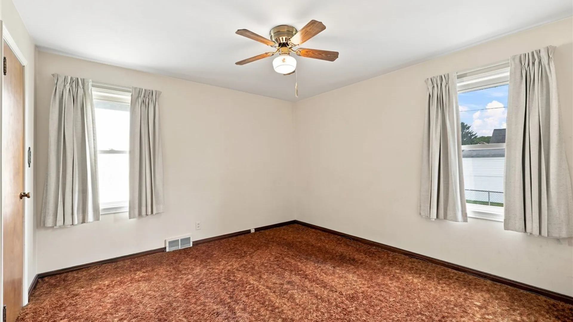 Property at 2743 Livingston Avenue, Niagara Falls, NY 14303 10