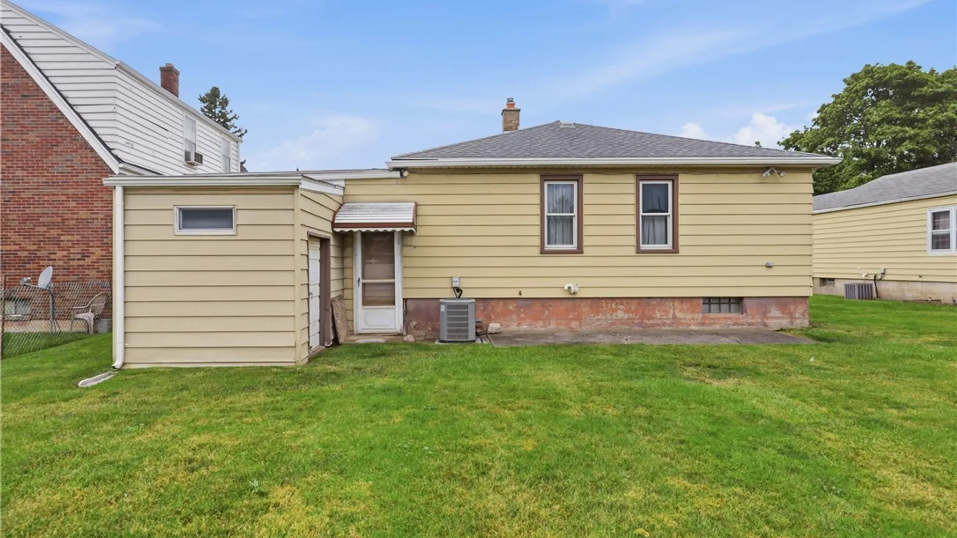 Property at 2743 Livingston Avenue, Niagara Falls, NY 14303 23