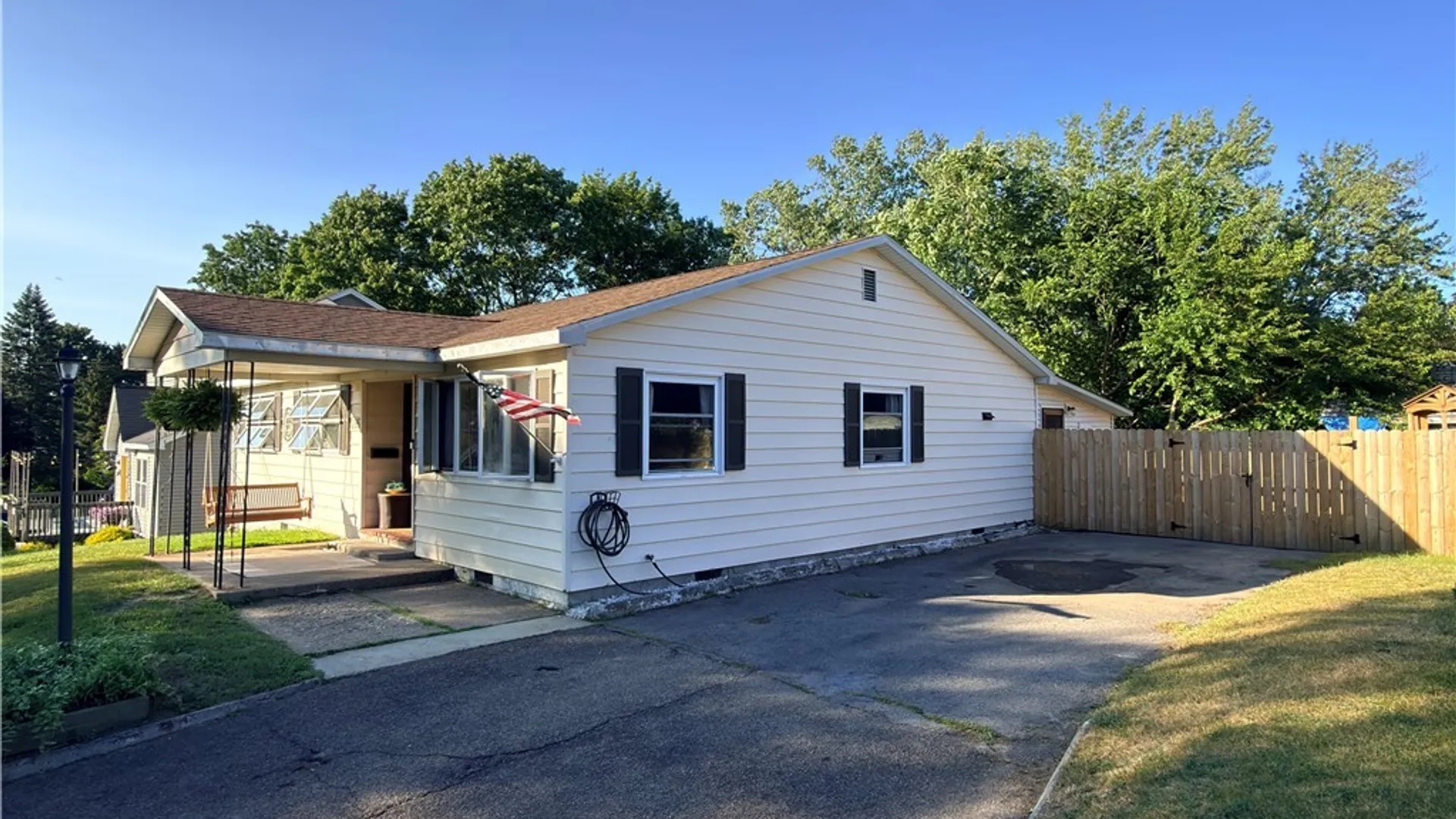 Property at 295 Chestnut Street, Oswego, NY 13126 3
