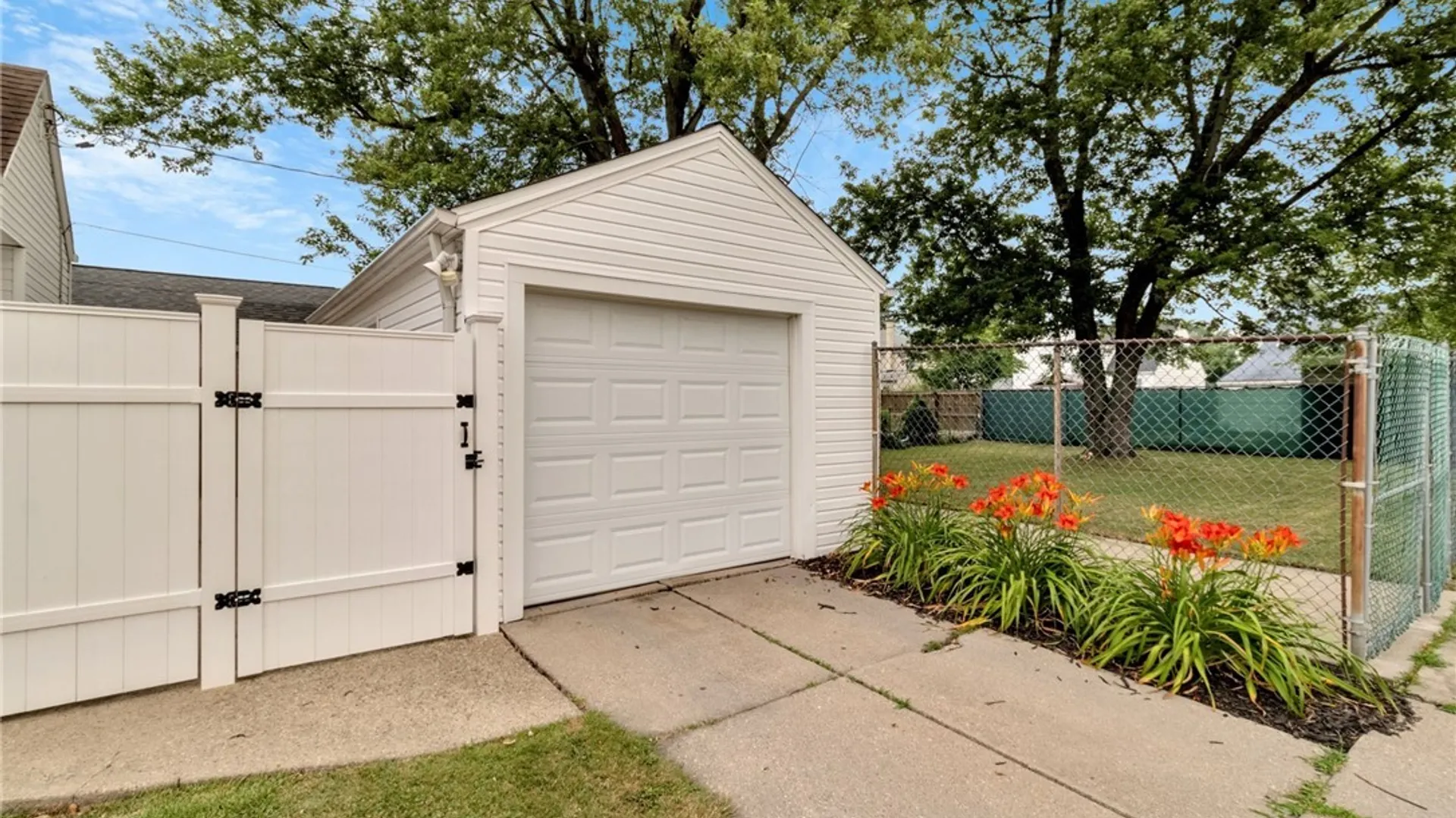 Property at 438 Highland Avenue, Tonawanda, NY 14223 35