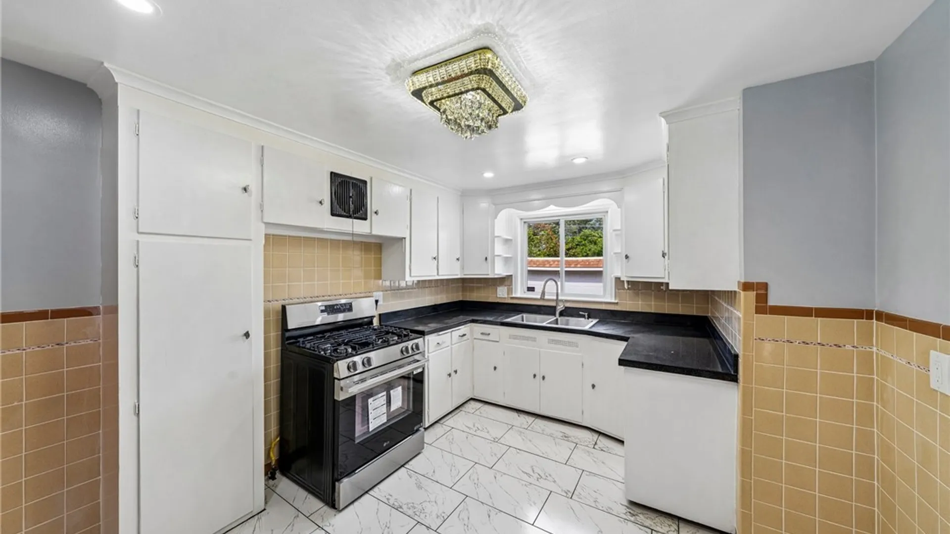 Property at 171 Tudor Road, Cheektowaga, NY 14215 14