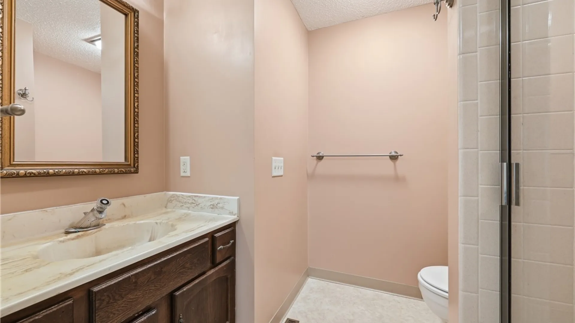 Property at 42 Hawthorne Court, Orchard Park, NY 14127 24