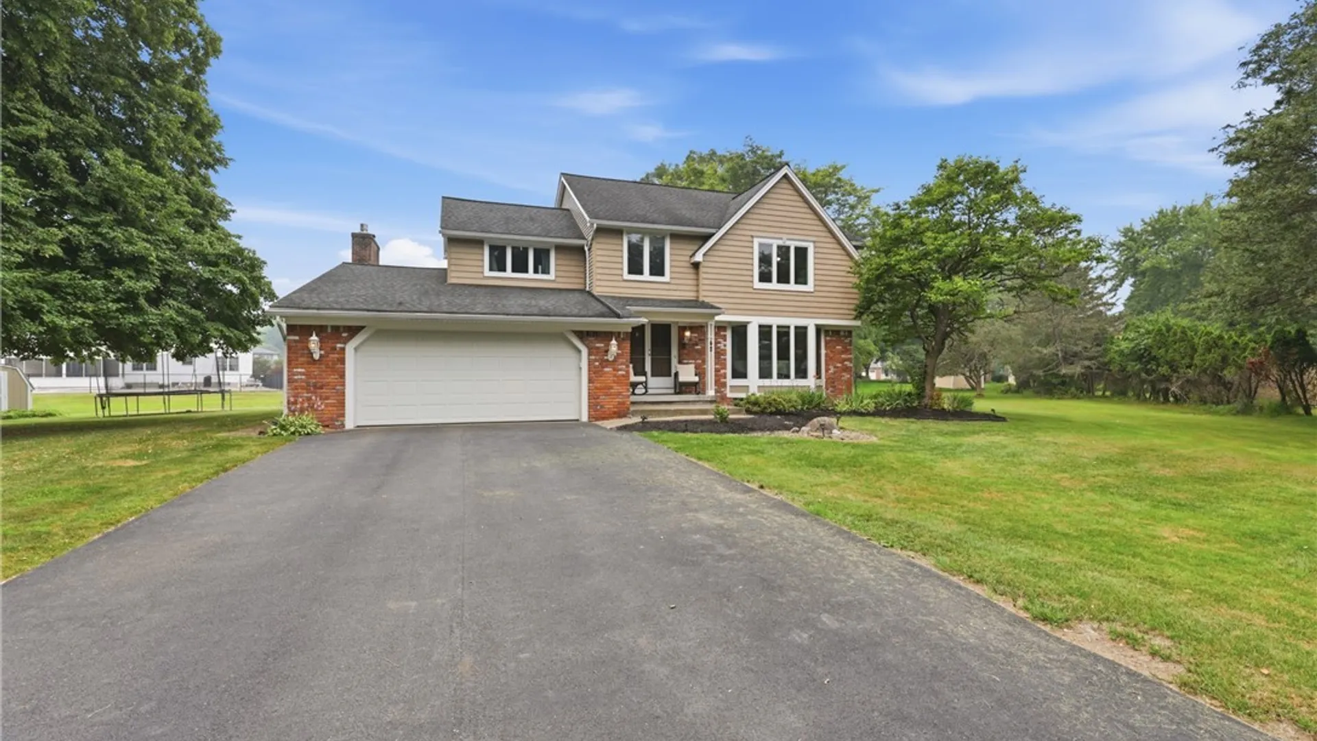 Property at 42 Hawthorne Court, Orchard Park, NY 14127 3