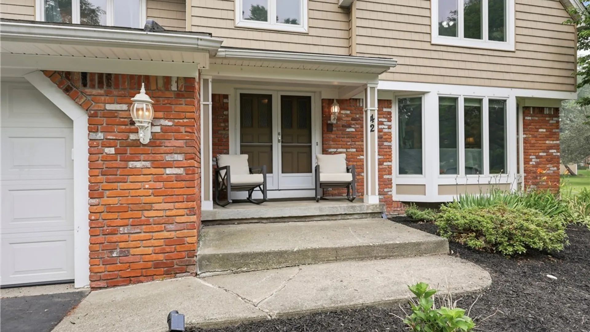 Property at 42 Hawthorne Court, Orchard Park, NY 14127 4