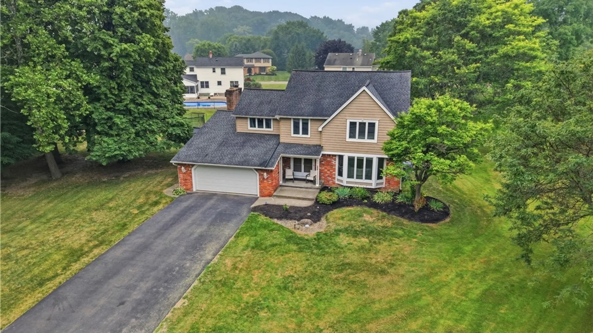 Property at 42 Hawthorne Court, Orchard Park, NY 14127 44
