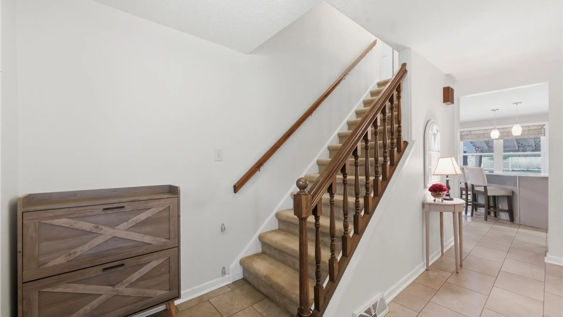 Property at 42 Hawthorne Court, Orchard Park, NY 14127 6